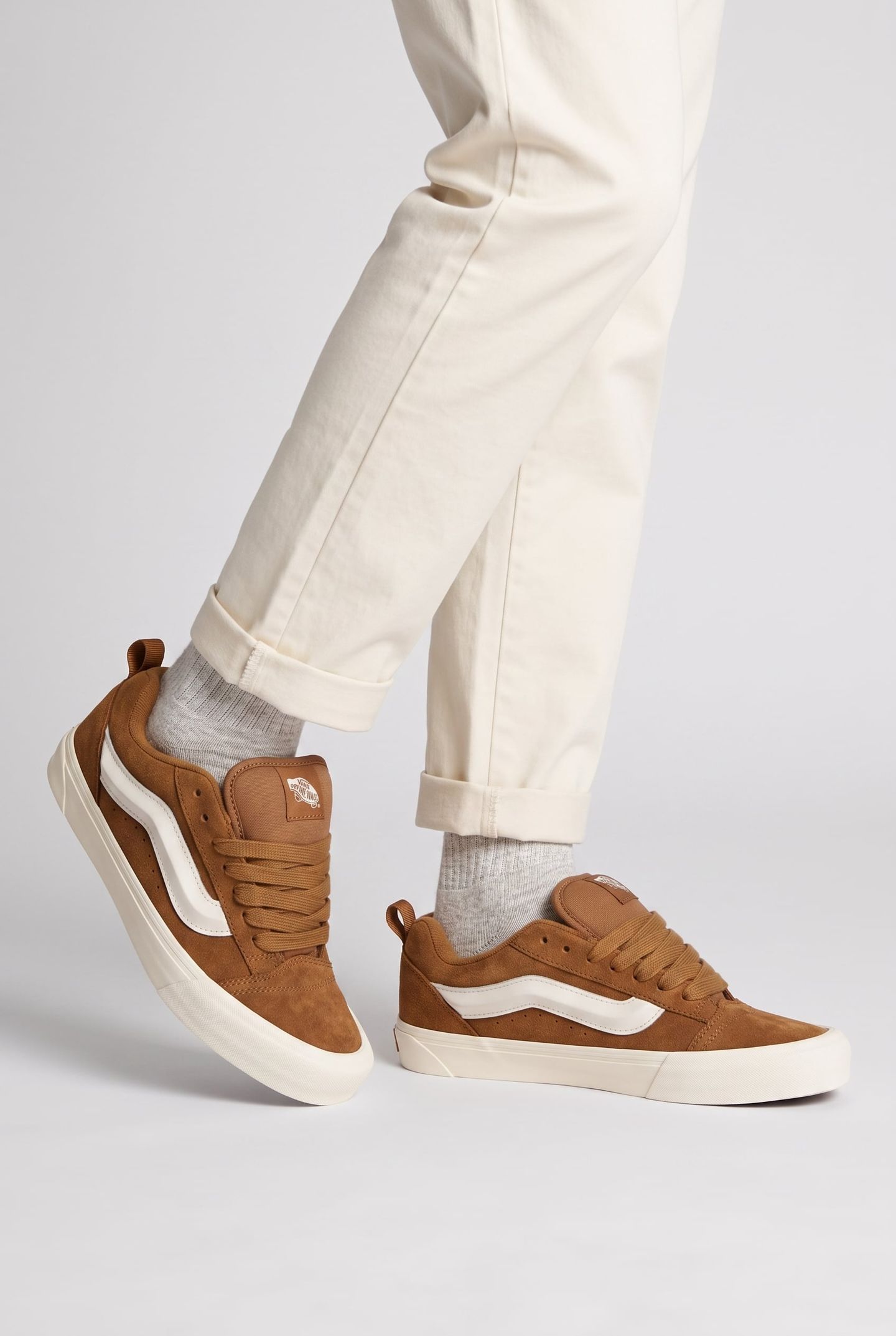 UNISEX KNU SKOOL BROWN 3