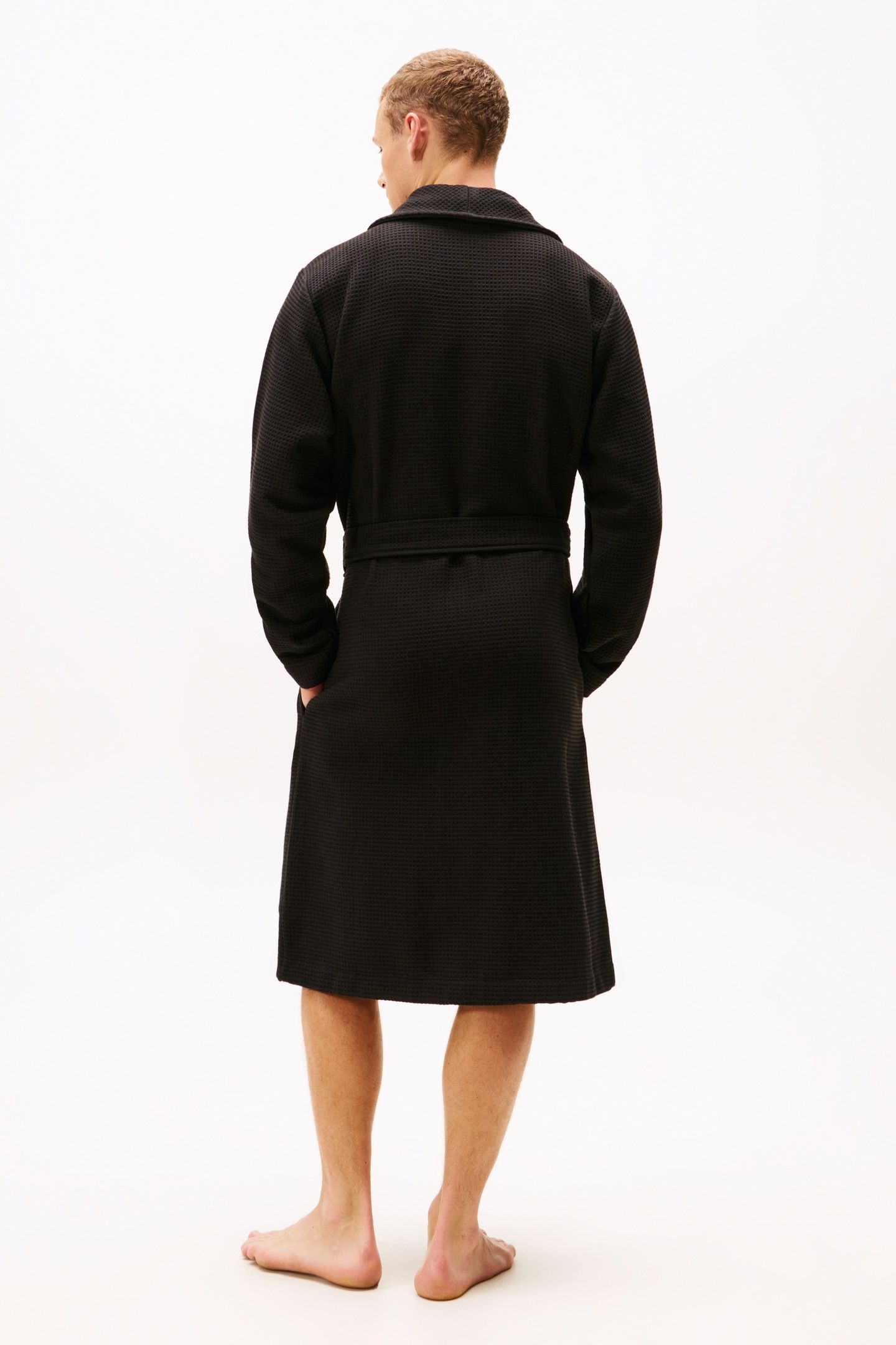 WAFFLE BATHROBE BLACK 2