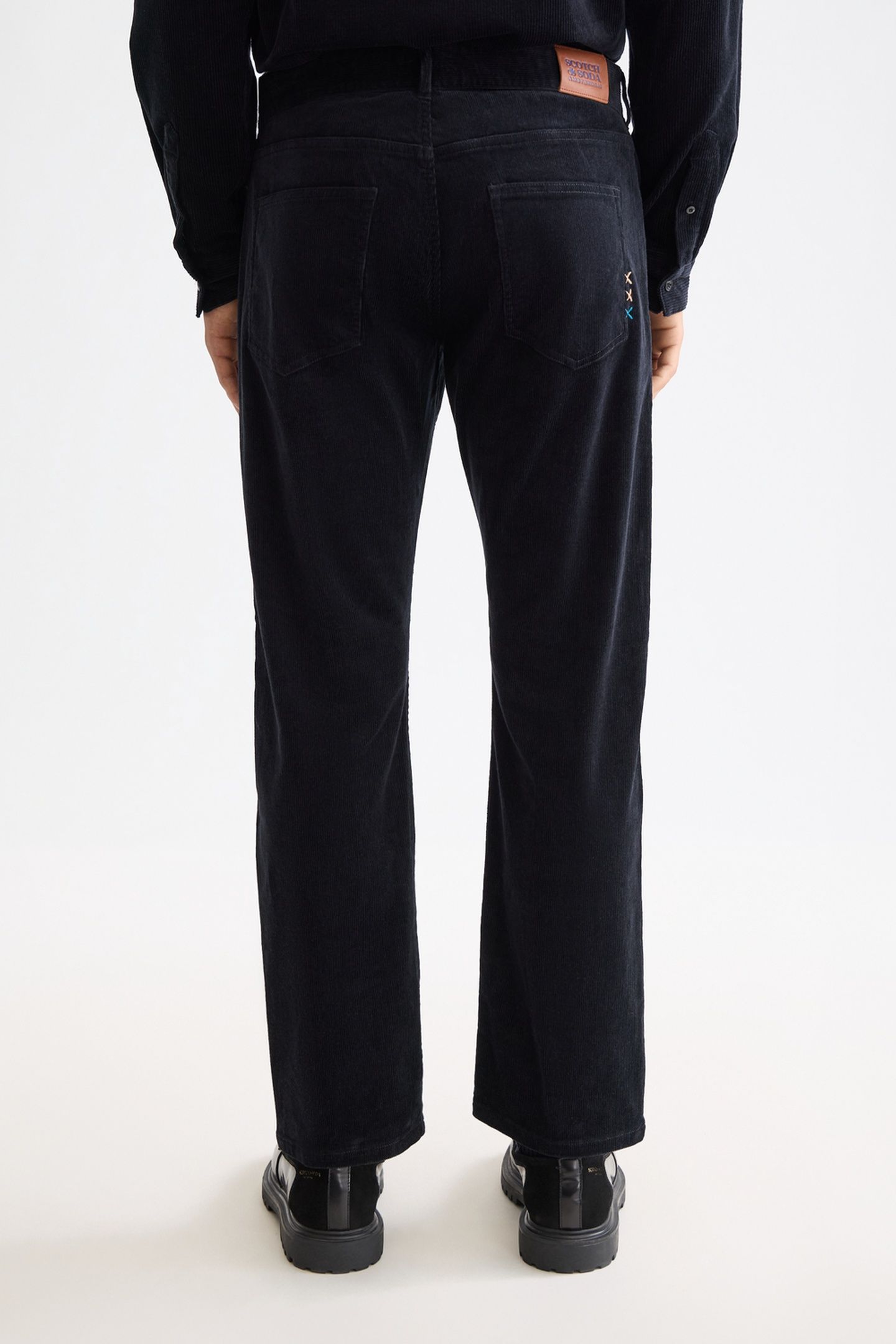THE ZEE STRAIGHT JEANS IN COLOURED CORDUROY ANTRACITE 3