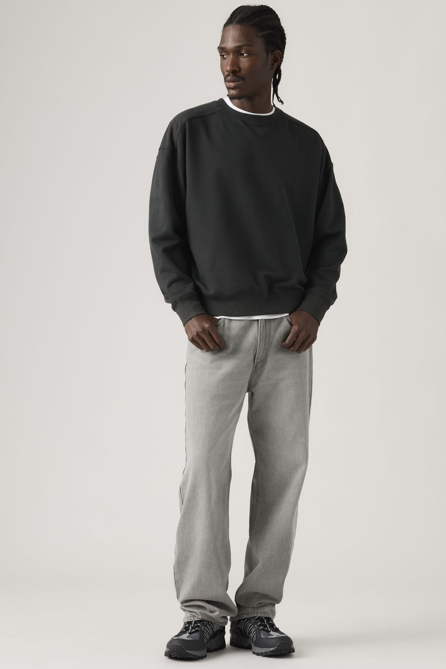 565™ LOOSE STRAIGHT LIGHTWEIGHT JEANS 2