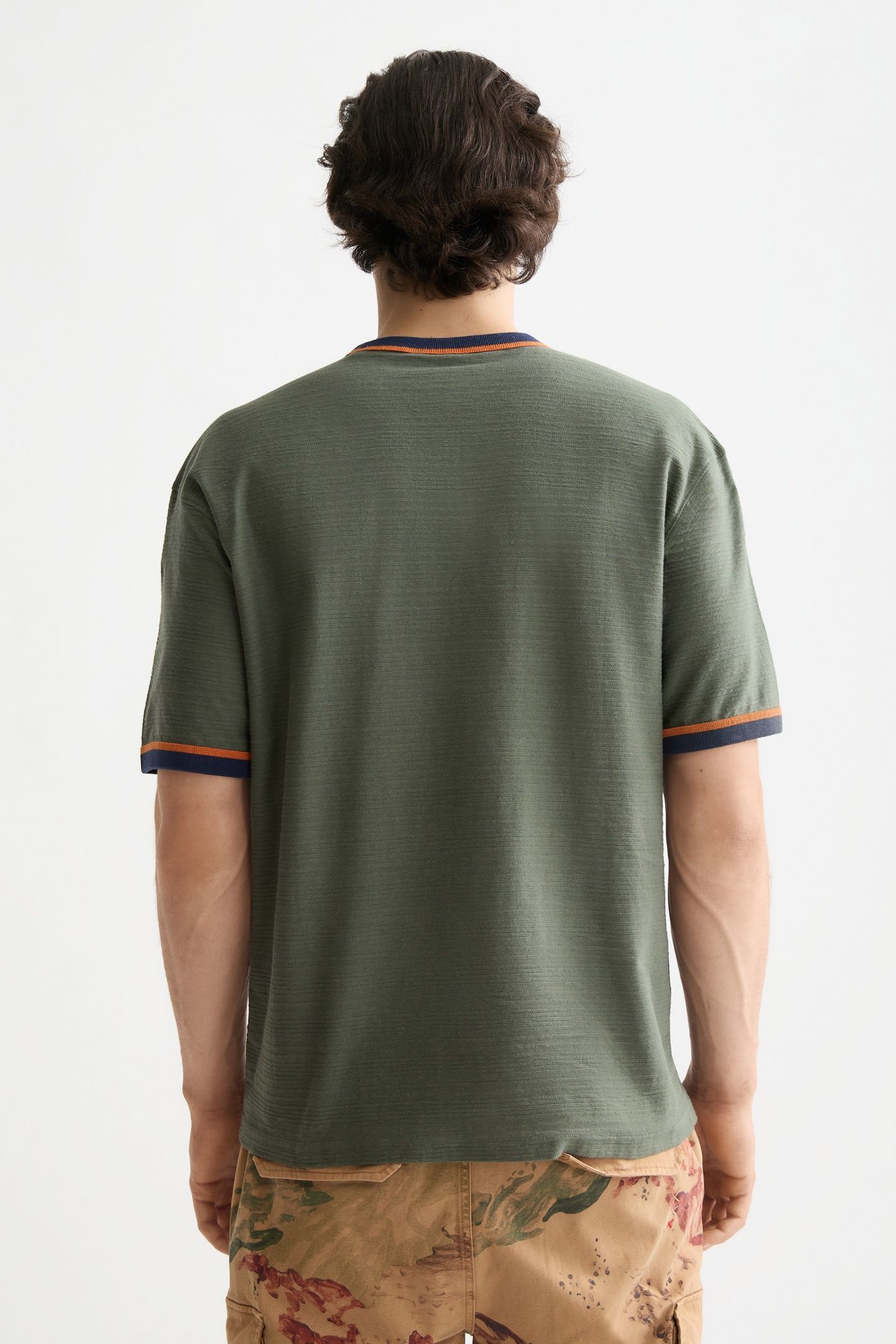 RELAXED FIT BOUND NECKLINE T-SHIRT THYME 3