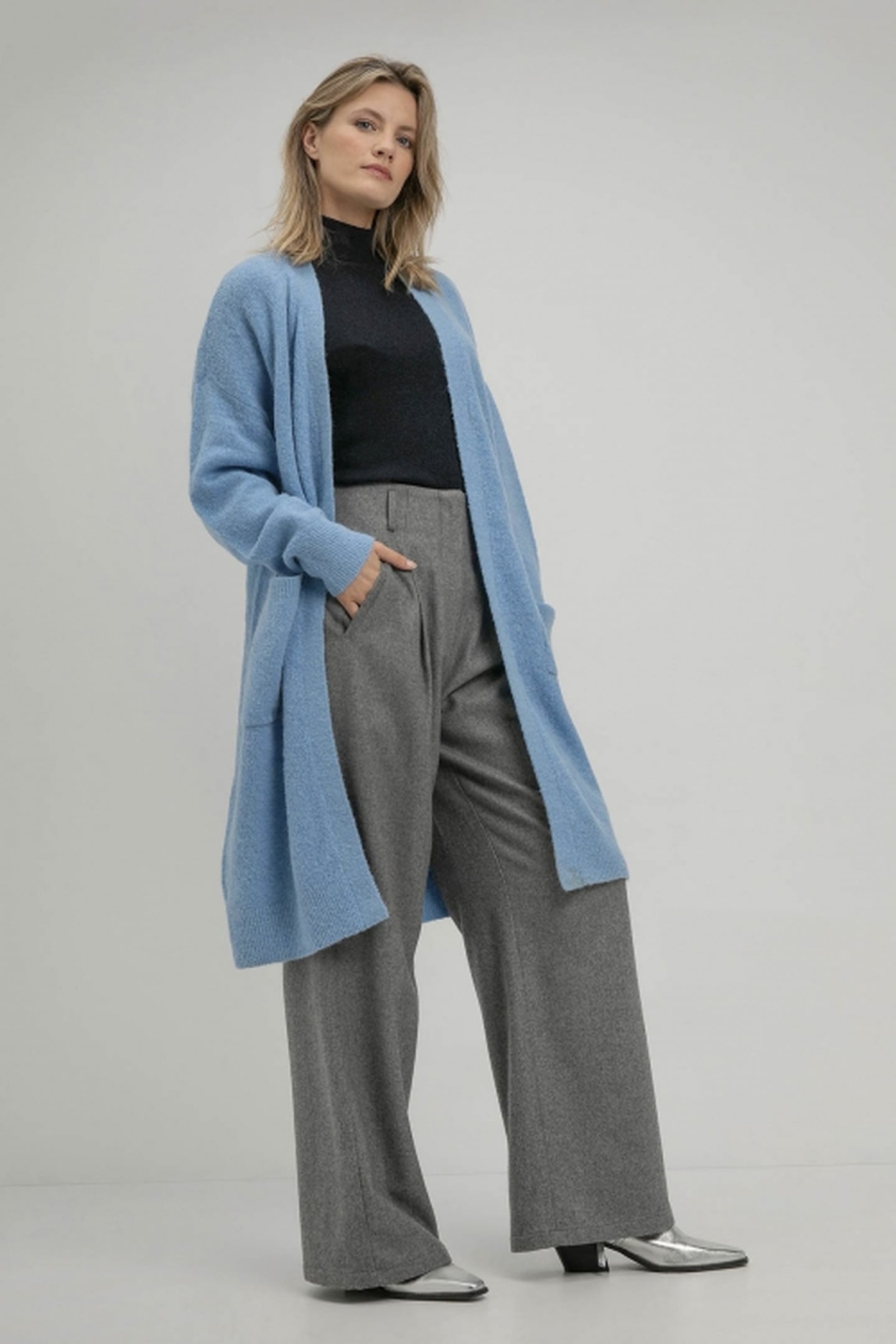 SJOUKJE CARDIGAN ICE BLUE 2