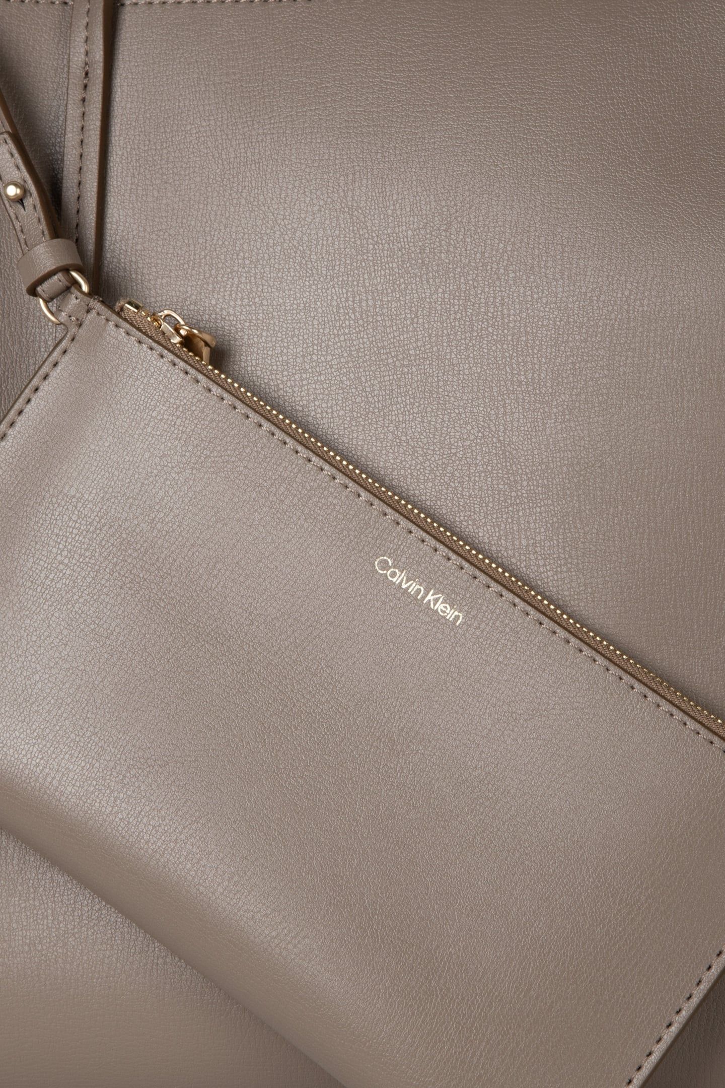 FOIL LOGO TOTE W/POUCH DESERT TAUPE 4