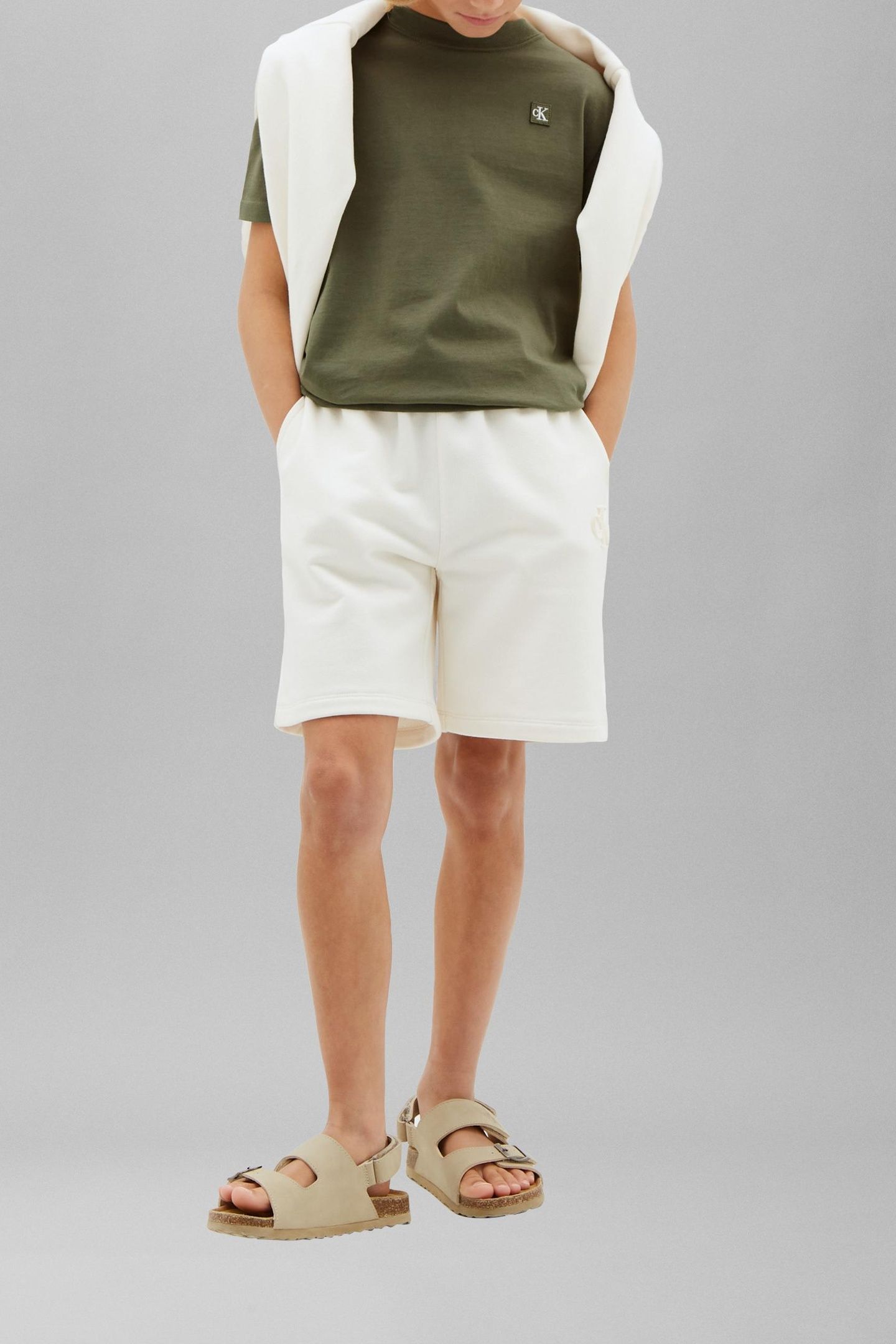 UNISEX MINI BADGE REGULAR T-SHIRT DUSTY OLIVE 2