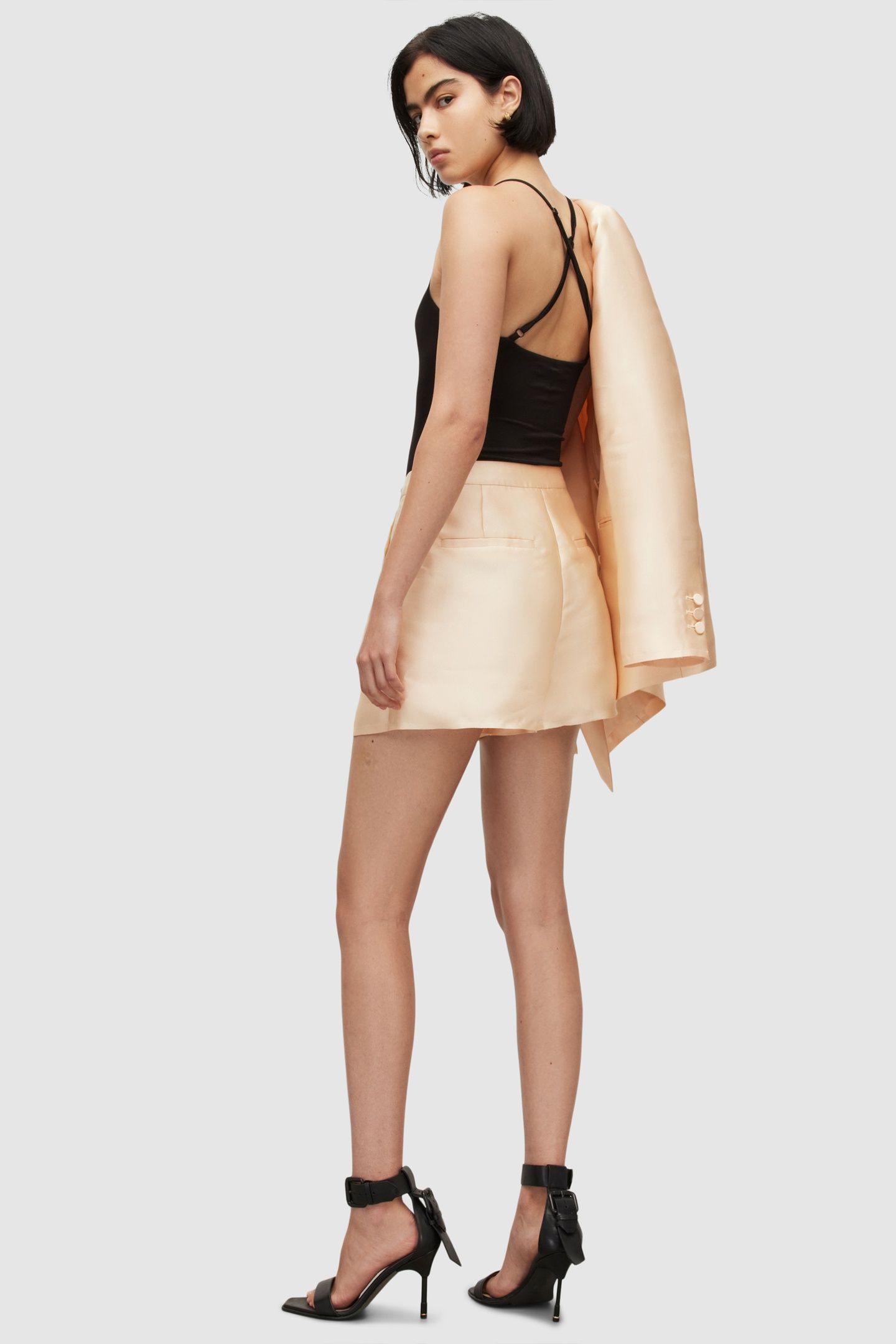 LONDON SHIMMER SHORT GOLD 4