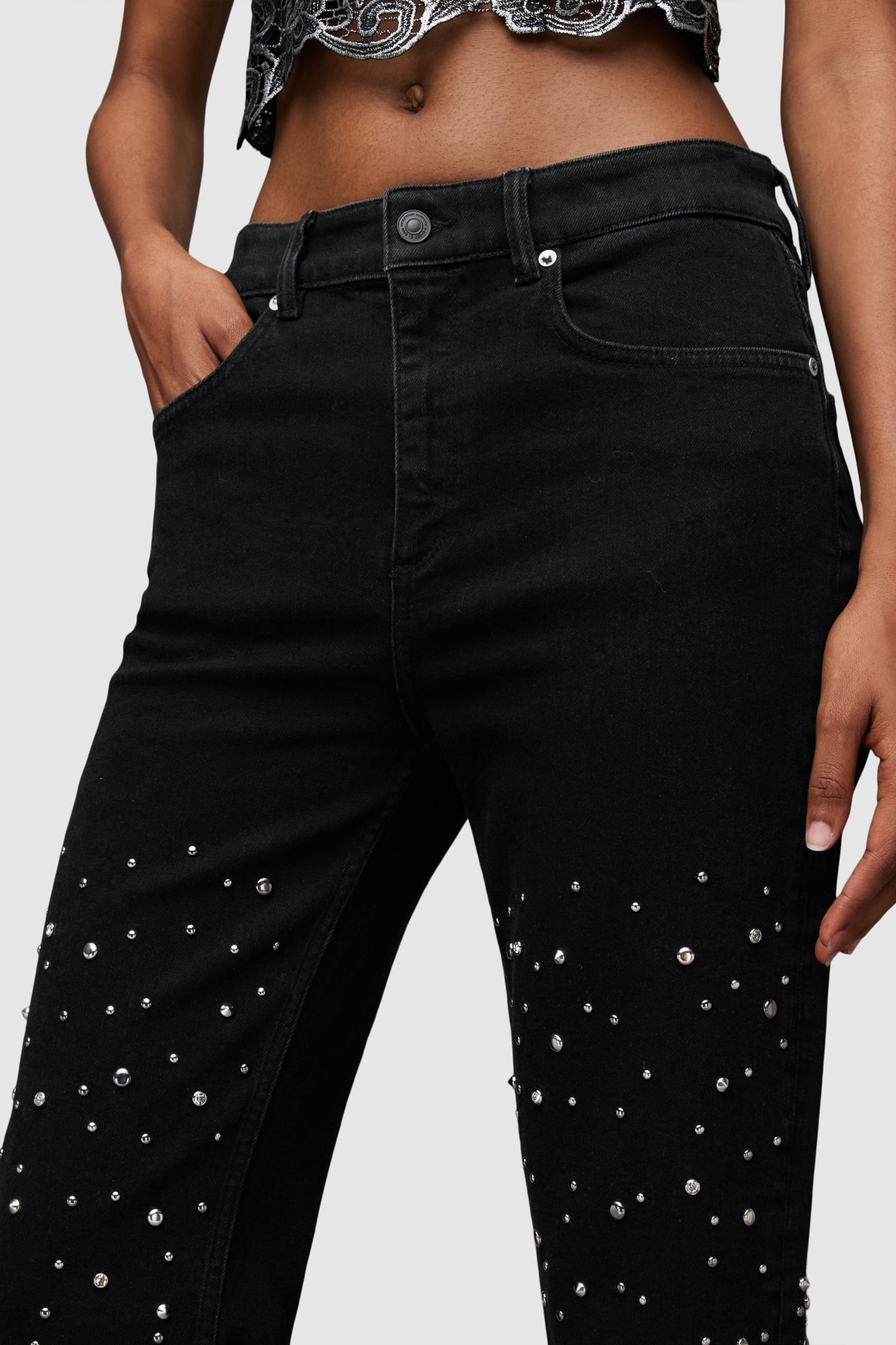 EVIE STUDDED JEAN WASHED BLACK 7