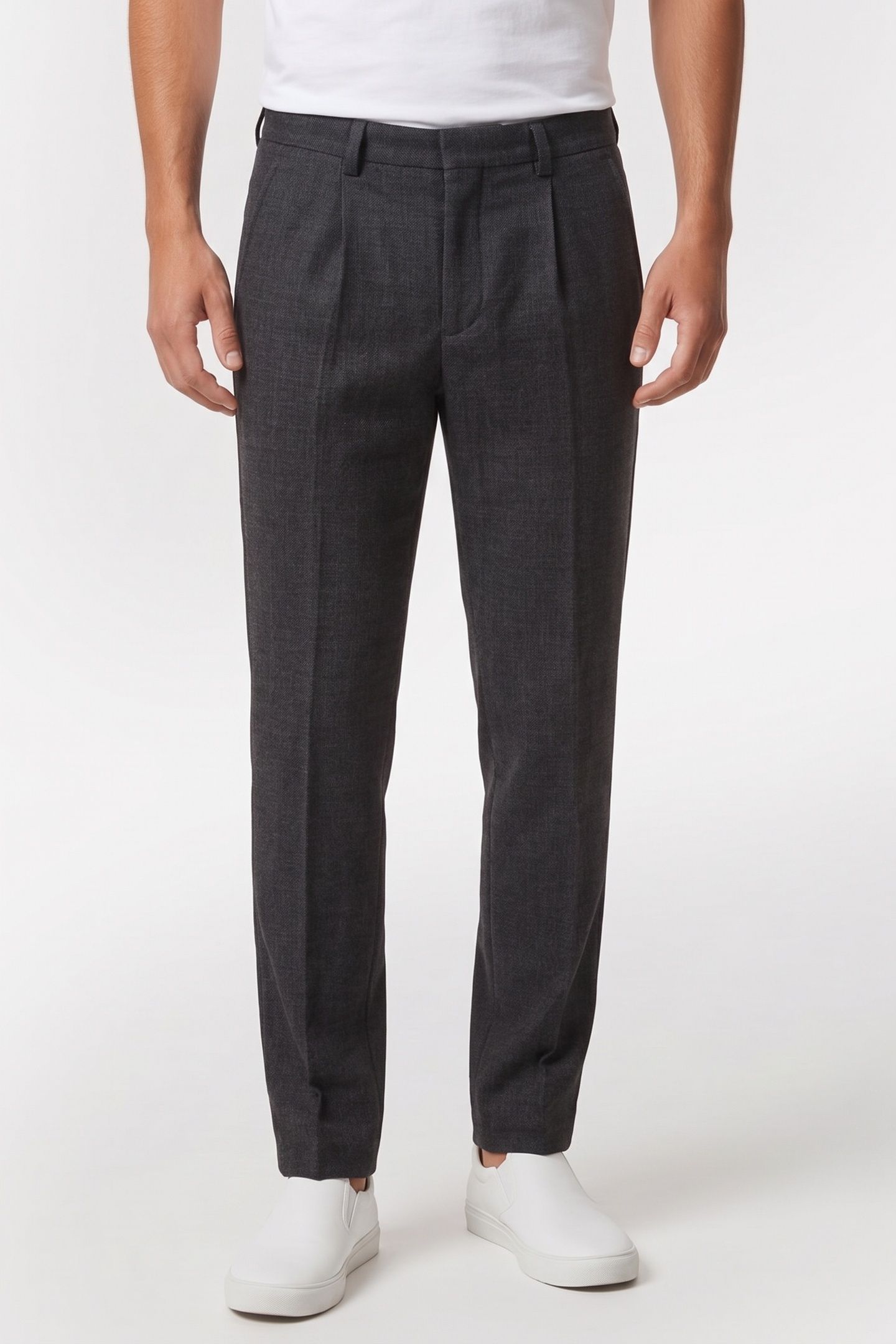 PANTS WITH PLEATS BLACK GREY 1