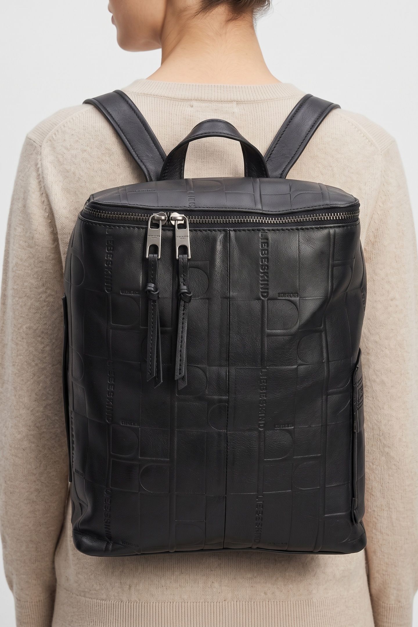 BACKPACK MEDIUM BLACK 1