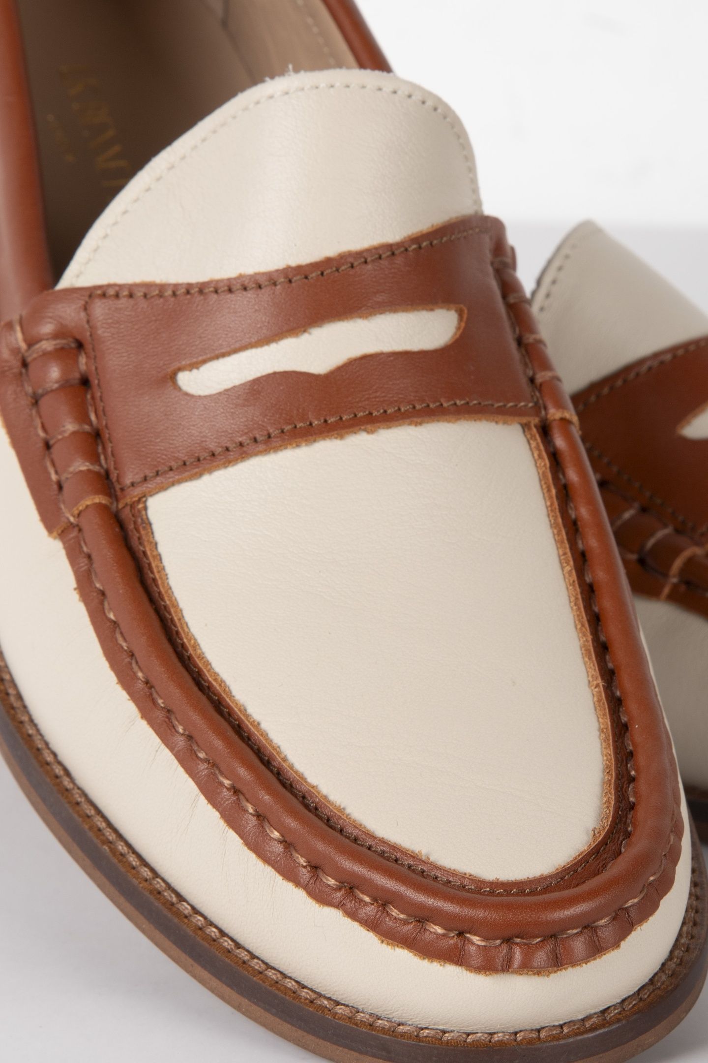 SOLARIS PENNY SLOT TAN 4