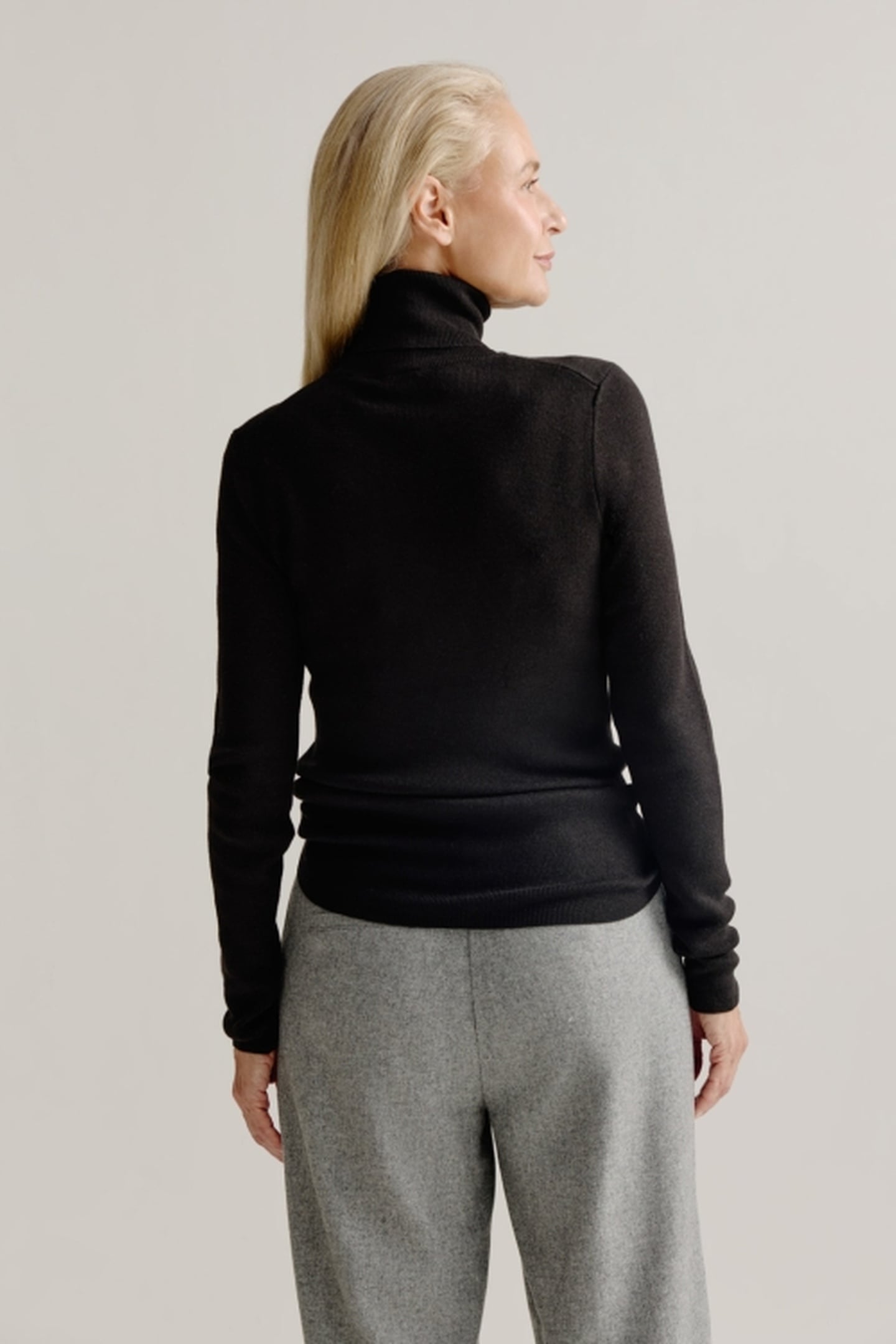 SAAR SWEATER BLACK 3