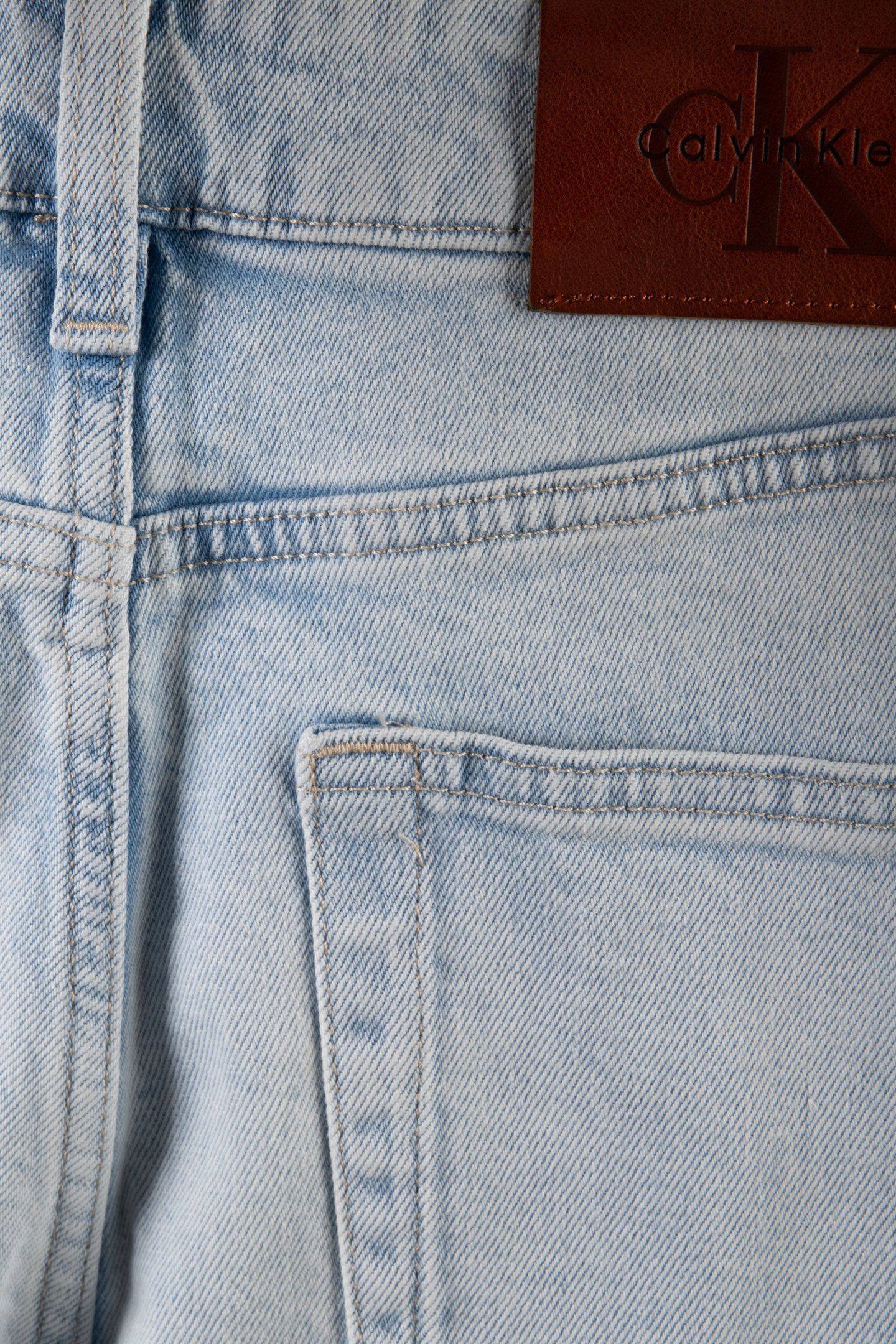 NEW MOM JEAN LIGHT OPAL 4