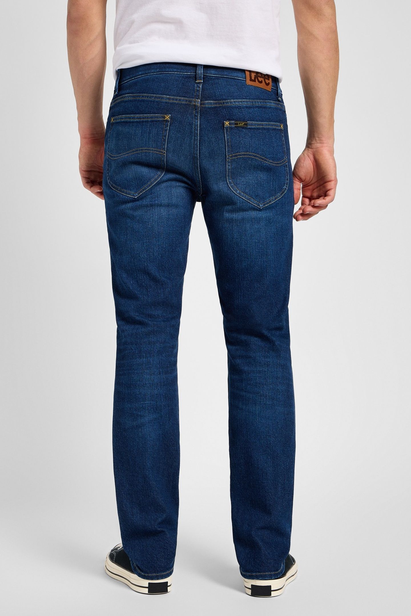 STRAIGHT VANADI JEANS 3
