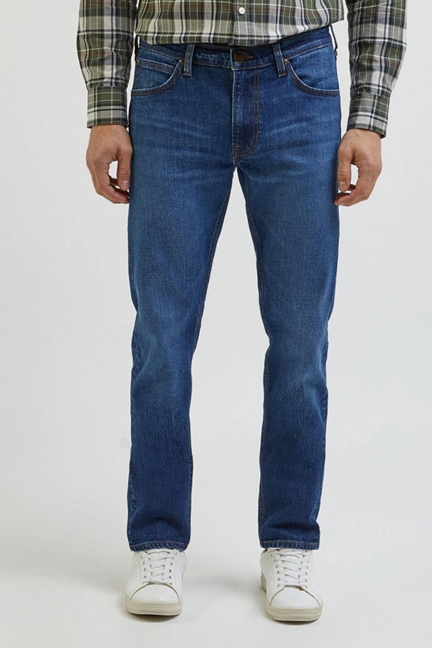 DAREN ON THE ROAD JEANS 1