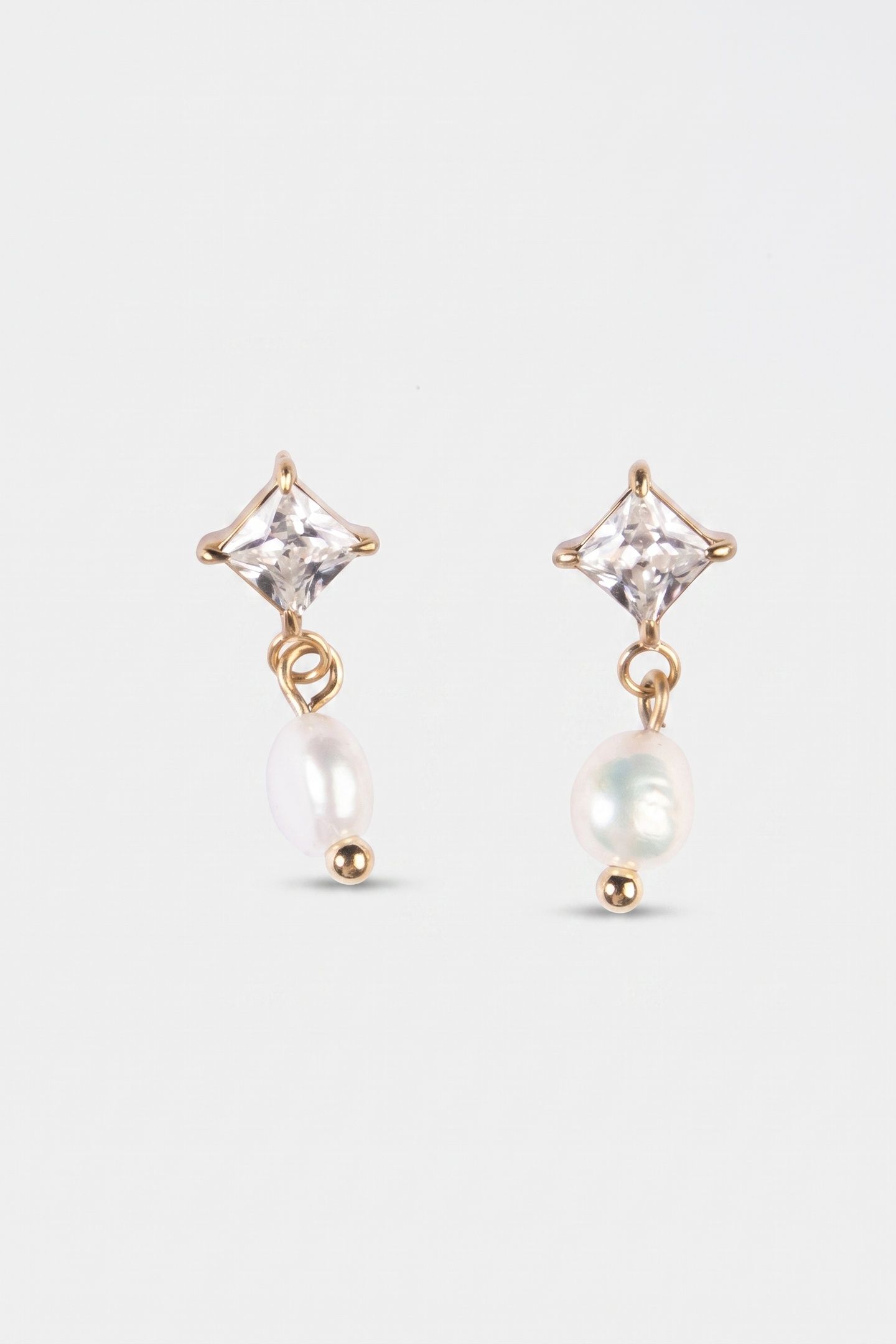 ELEGANT PEARL OHRRINGE GOLD 3