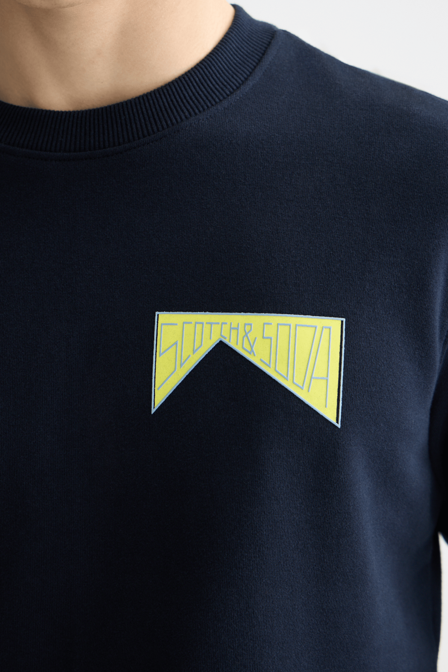 FRONT + BACK ARTWORK SWEATSHIRT SKY CAPTAIN 3