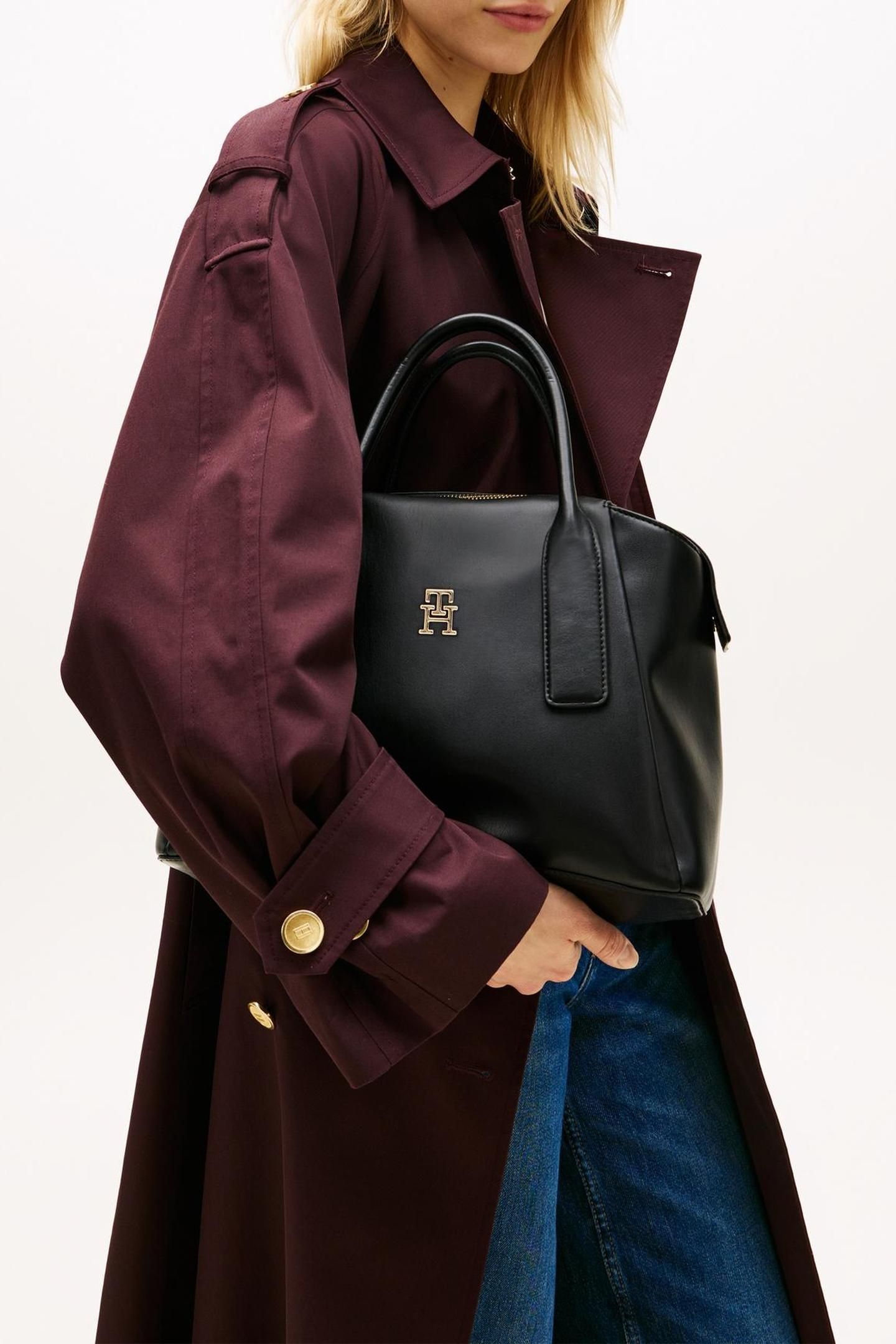 ESSENTIAL SATCHEL BLACK 3