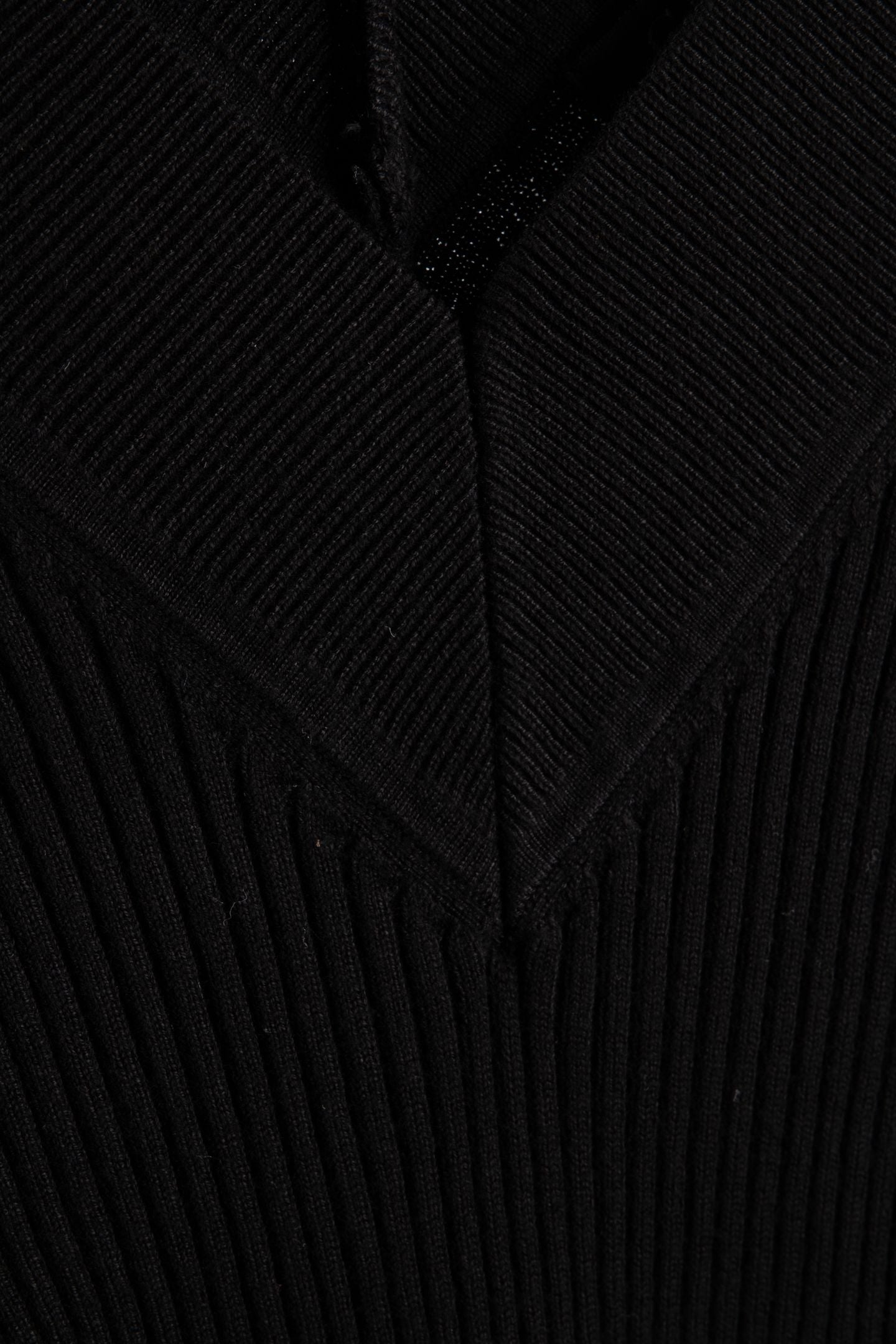 GUESS ECO KATELYN VN LS SWTR JET BLACK A996 4