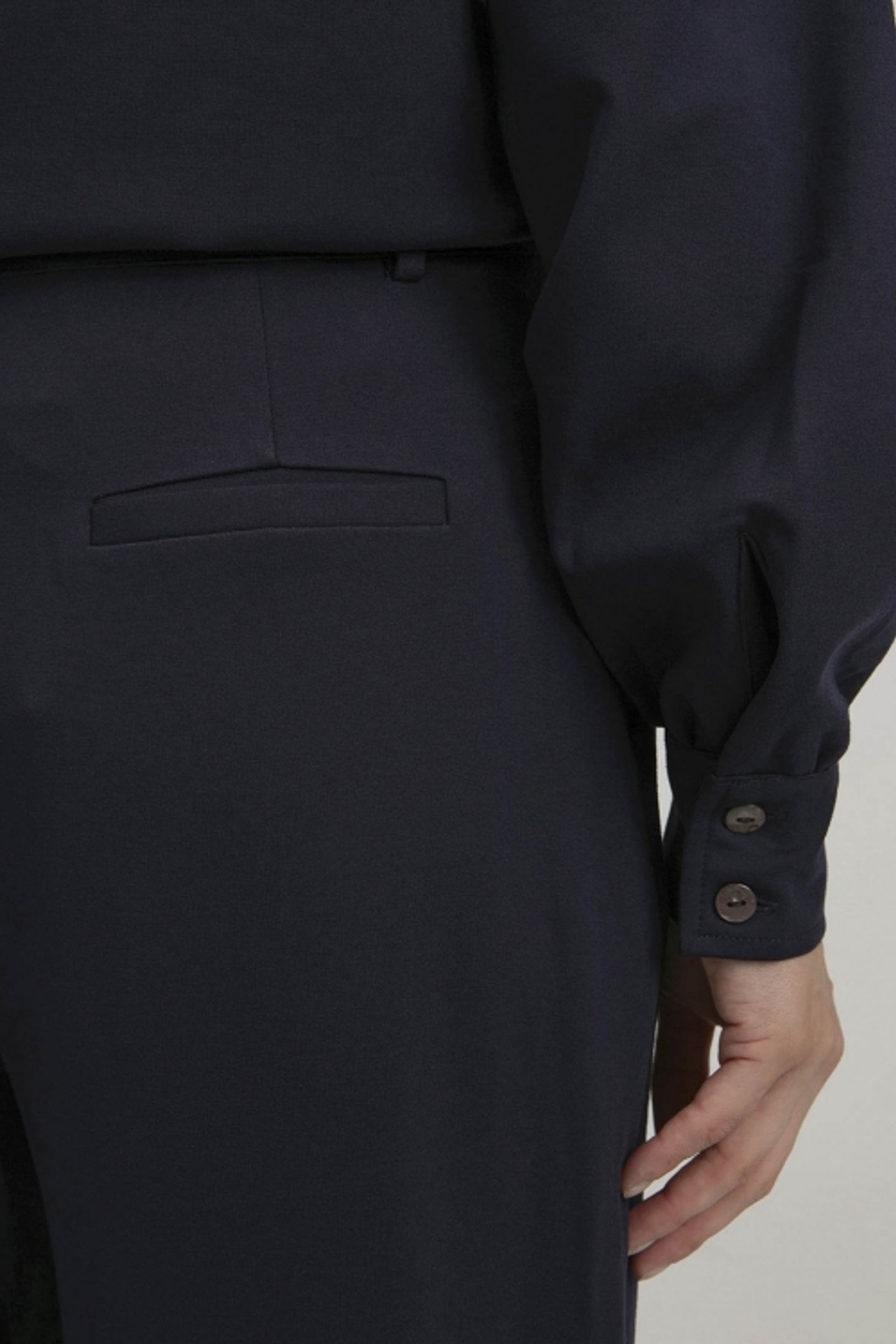 SAMI BLOUSE NAVY 4