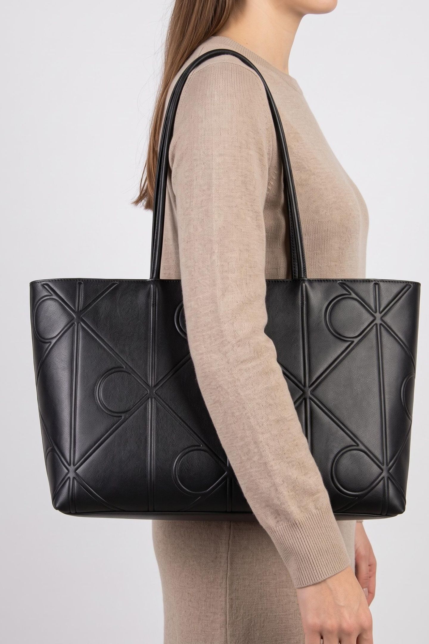 EMBLEM AOP EMBOSSED TOTE BLACK 3