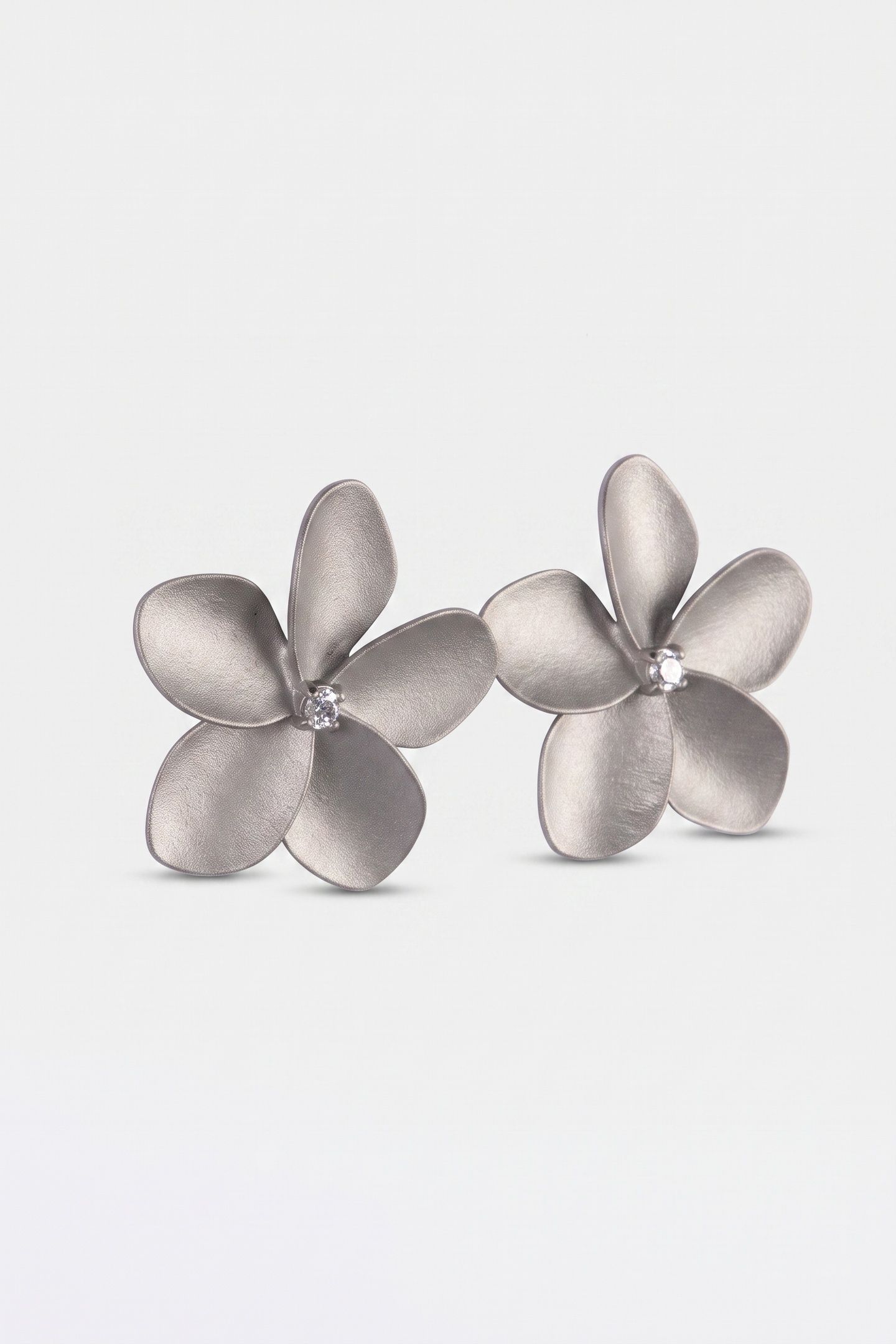 MAHINA CLUB EMPOWHER OHRRINGE SILVER 4