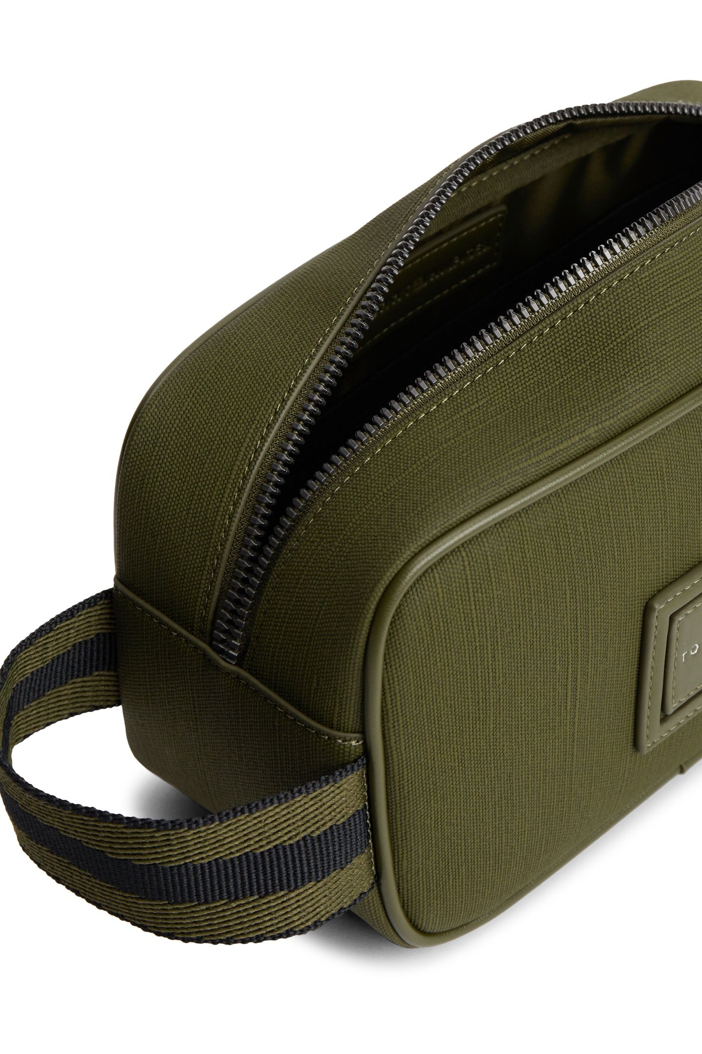 TH FOUNDATION WASHBAG OLIVEWOOD 3