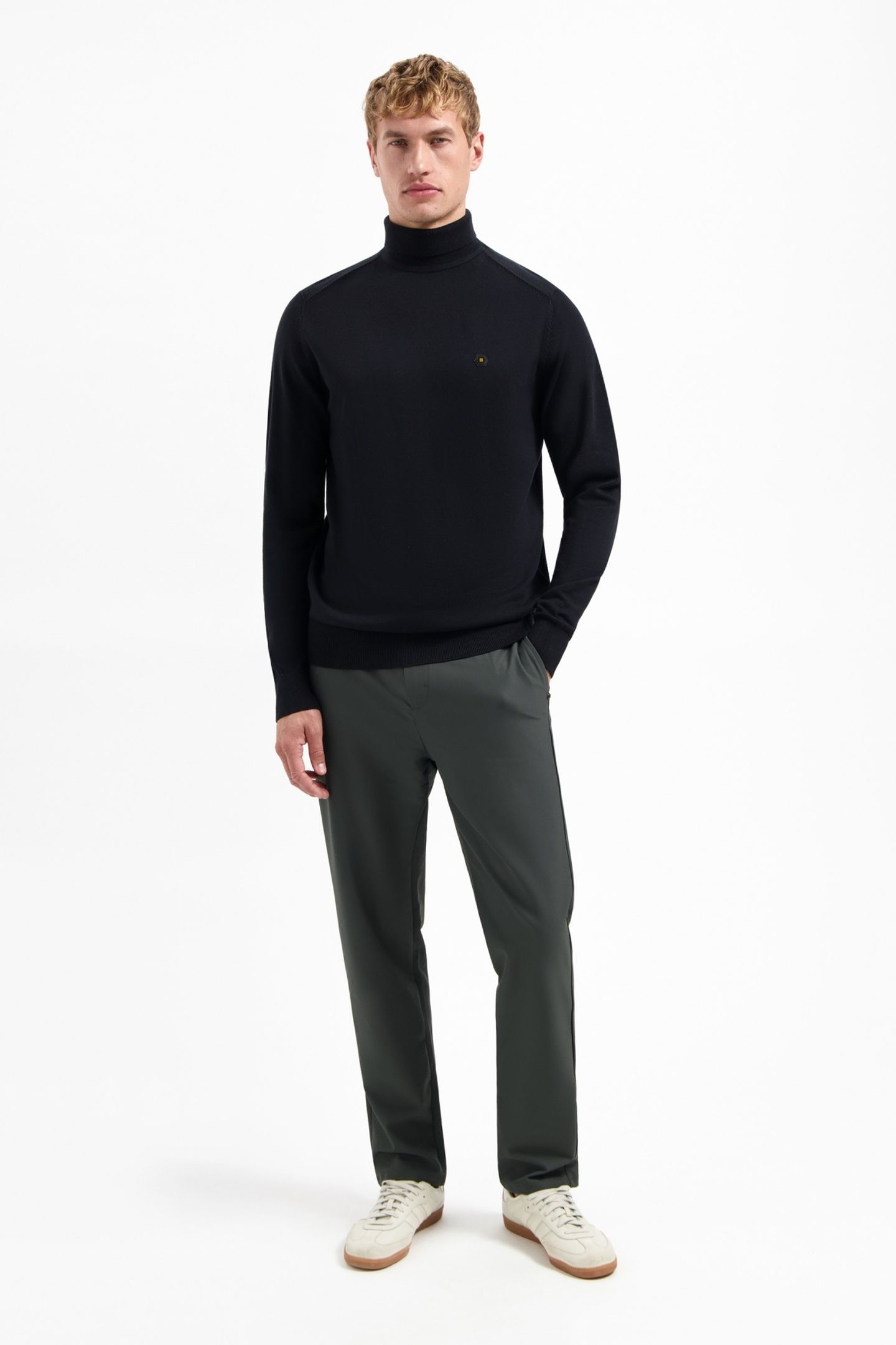 PULLOVER ROLL NECK BLACK 5