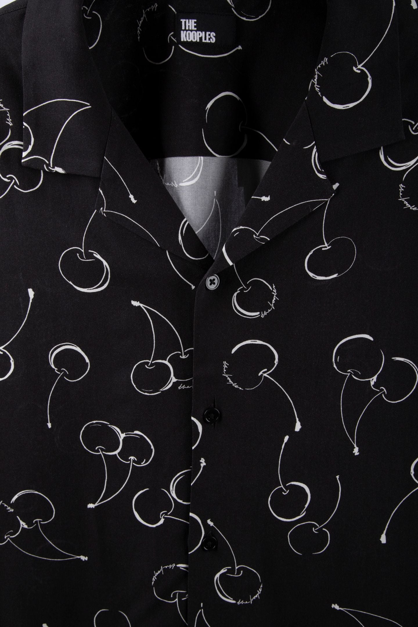 SHORT-SLEEVED SHIRT WITH SHARK NECK BLACK 6