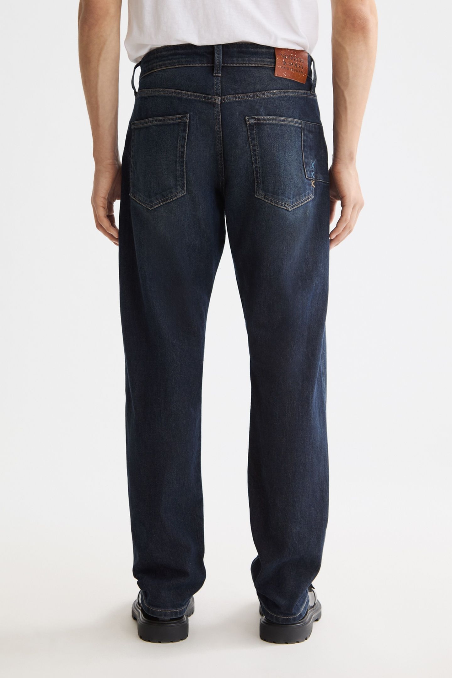 THE ZEE STRAIGHT JEANS — PAINT IT BLAUW 3