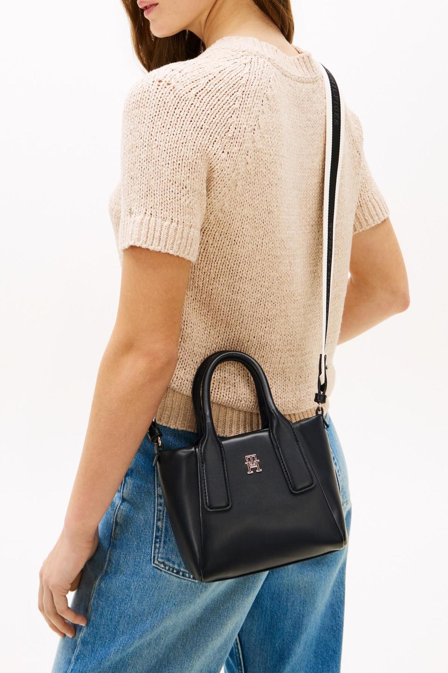 ESSENTIAL MINI TOTE BLACK 1