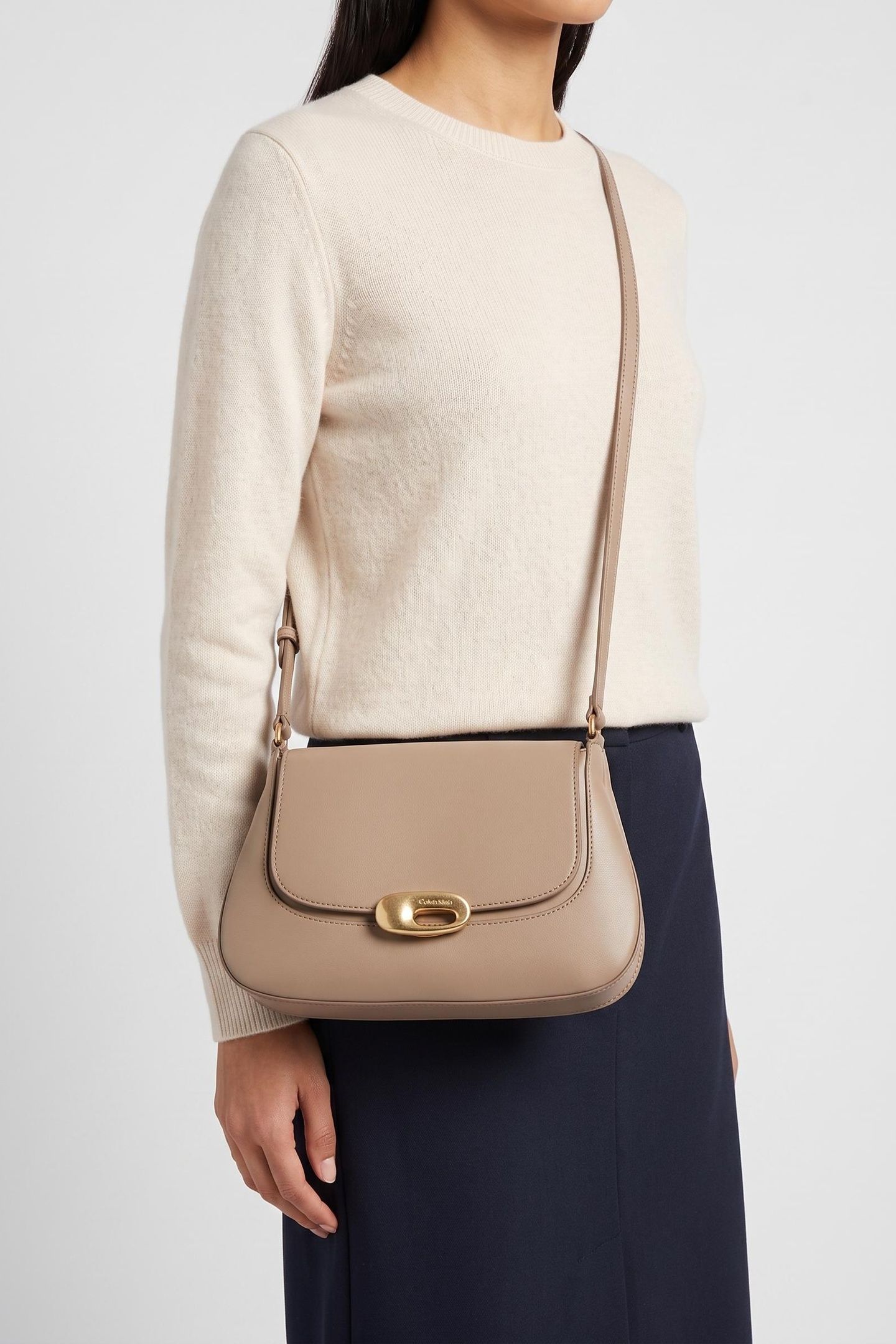 HARDWARE FLAP MEDIUM CROSSOVER DESERT TAUPE 1