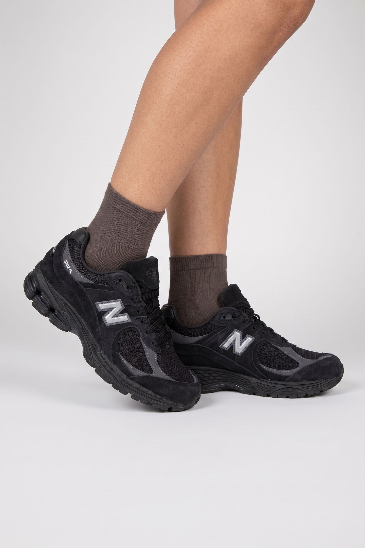 2002R BLACK 2