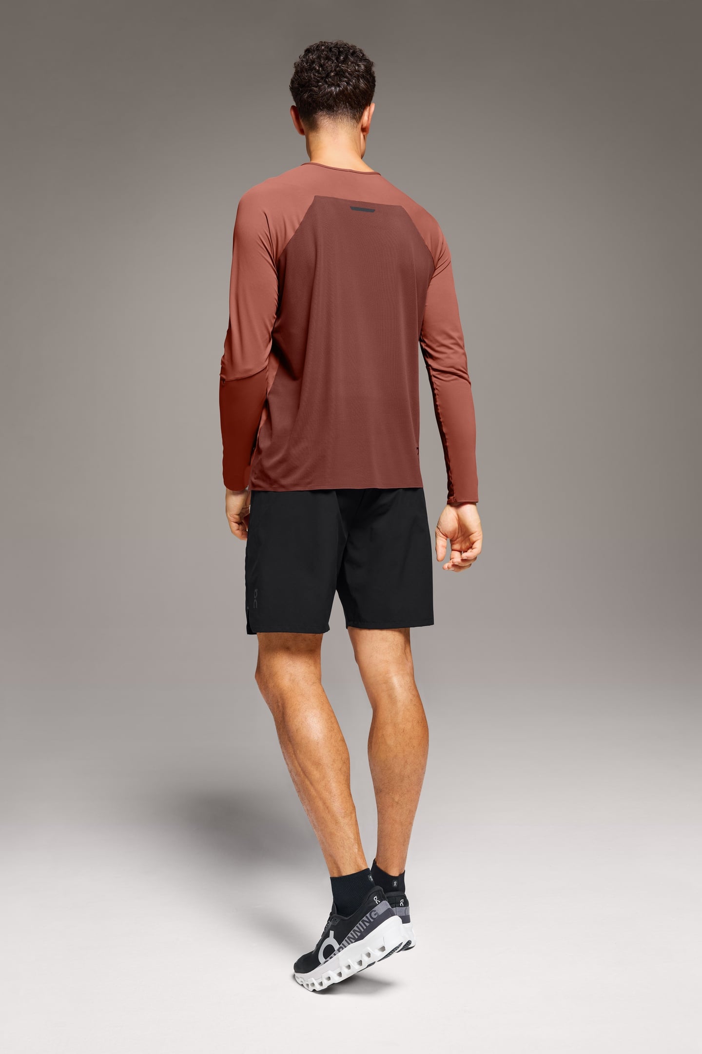 PERFORMANCE HYBRID SHORT 1 BLACK 3