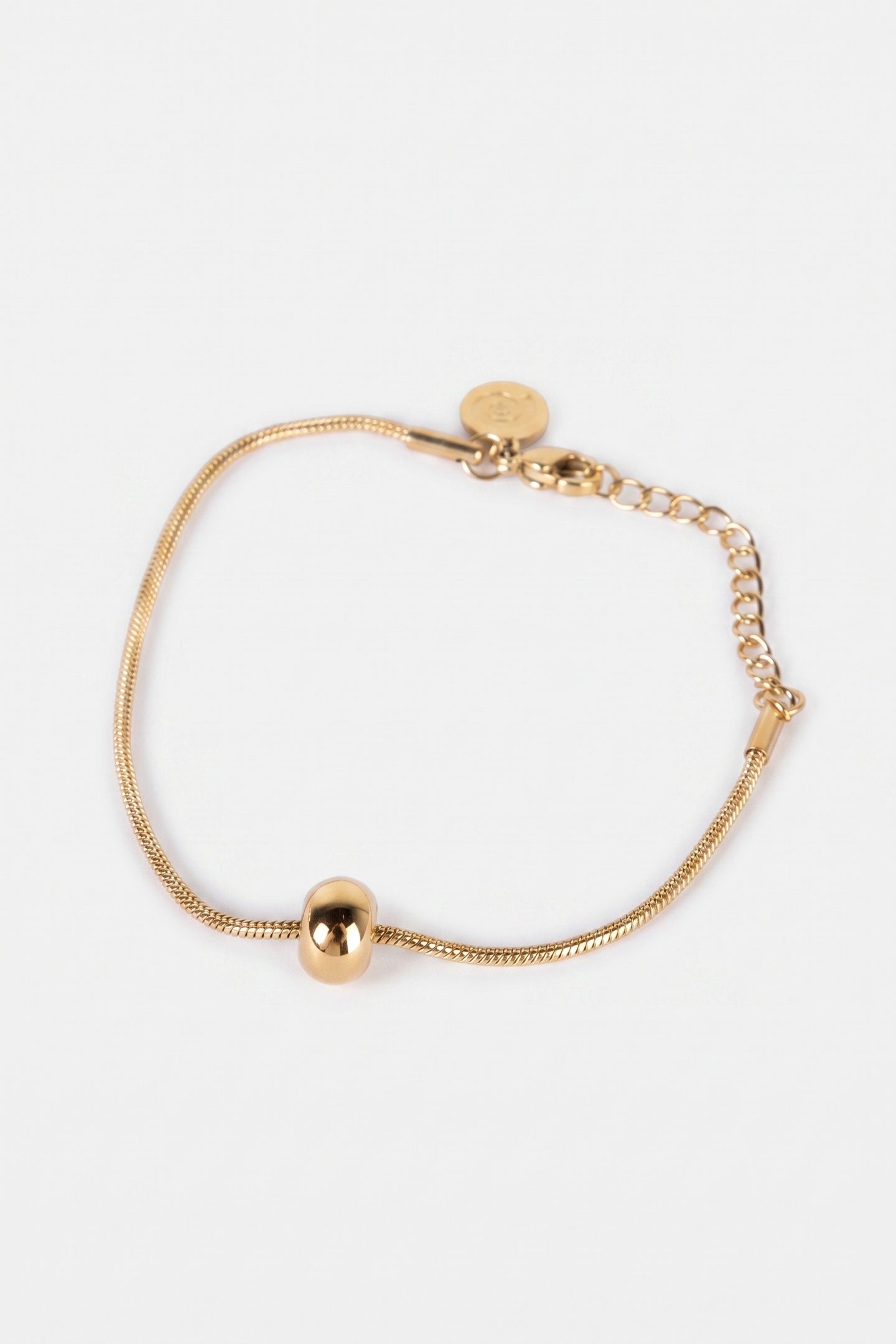 EMBRACE BEAUTY ARMBAND GOLD 3