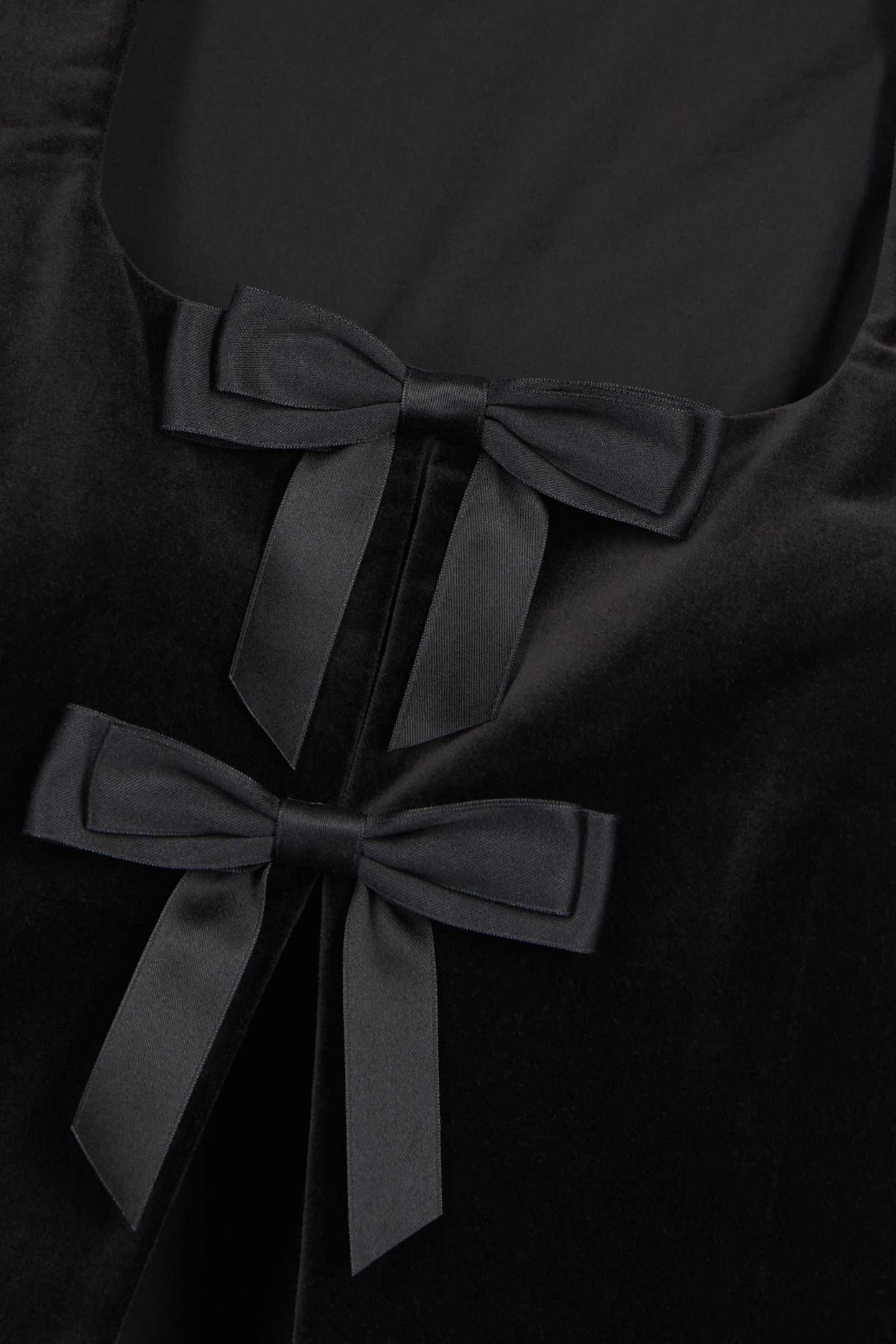 STRAPPY TOP WITH TIES BLACK 5