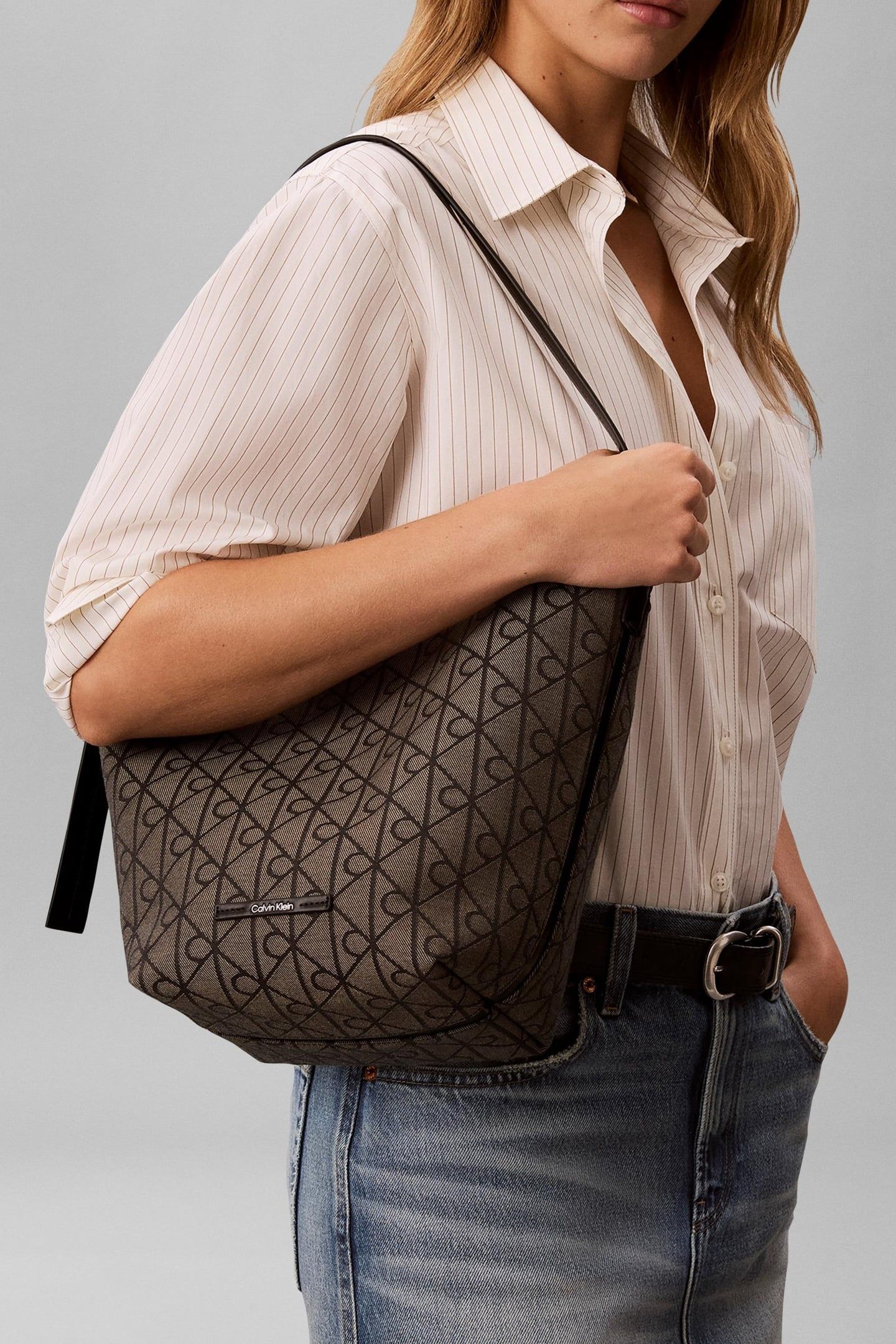 EMBLEM ALL-OVER PRINT JACQUARD BAG LOTUS BEIGE/BLACK 1
