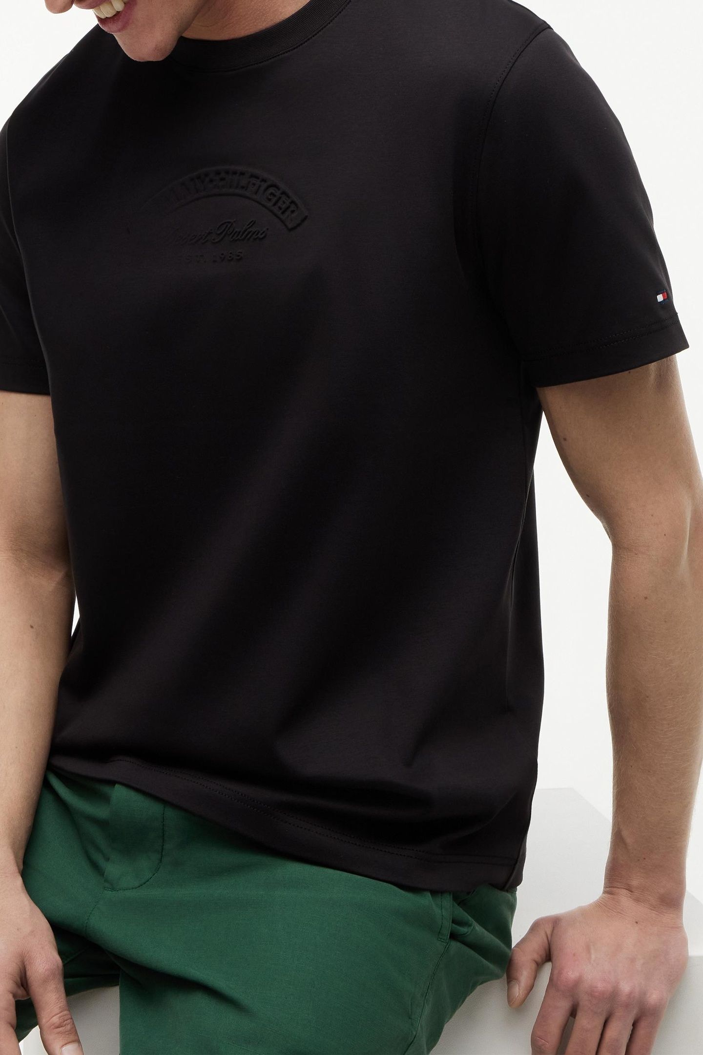 INTERLOCK EMBOSSED T-SHIRT BLACK 5