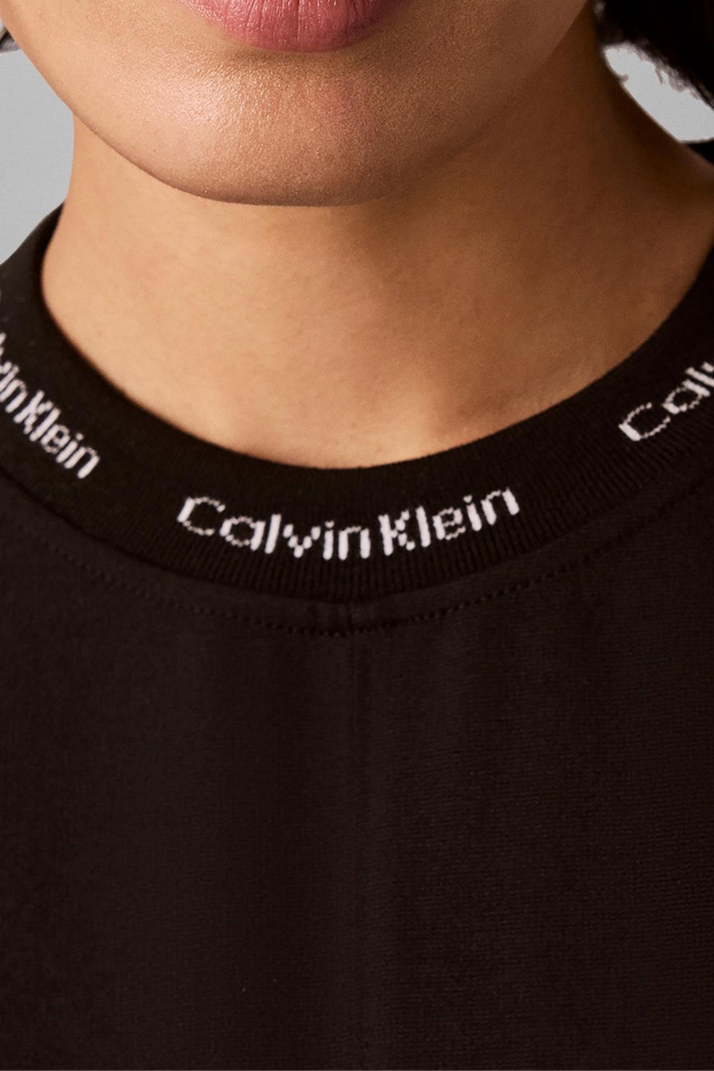 SHORT SLEEVE LOGO RIB INTERLOCK DRESS BLACK 6