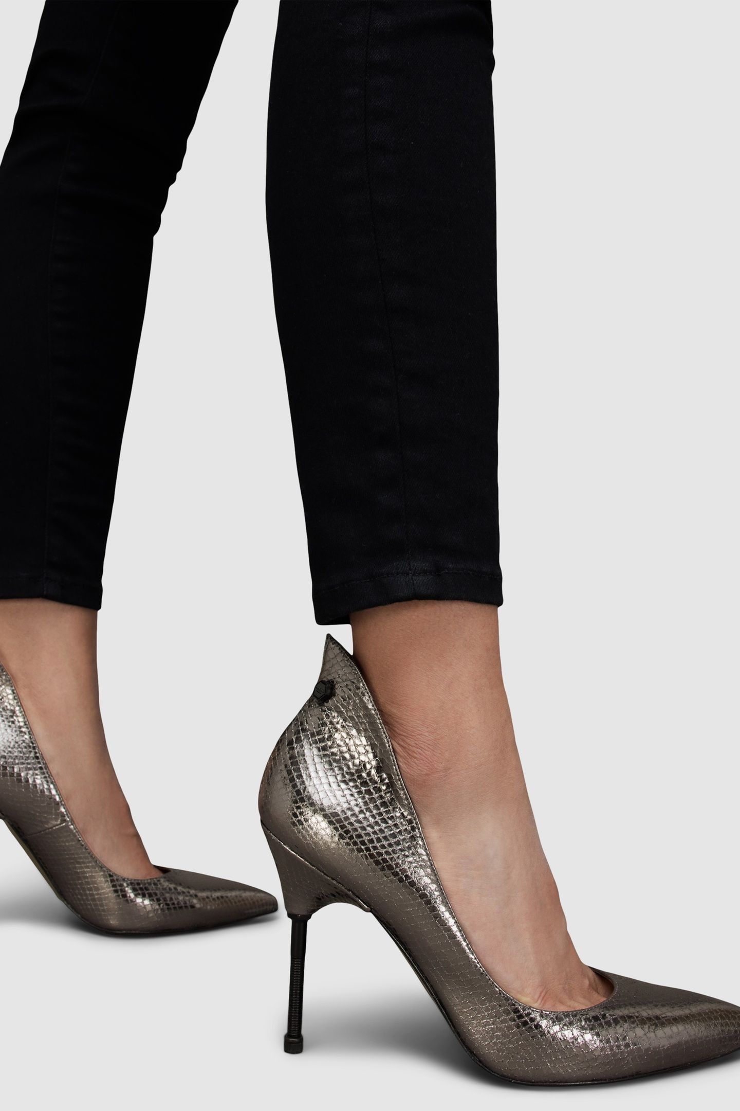 ROBIN SNAKE COURT SH GUNMETAL GREY 6