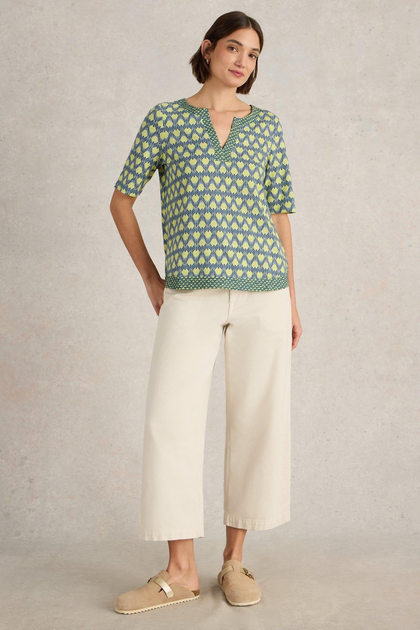 WEAVER NOTCH NECK TOP NAVY PRINT 1