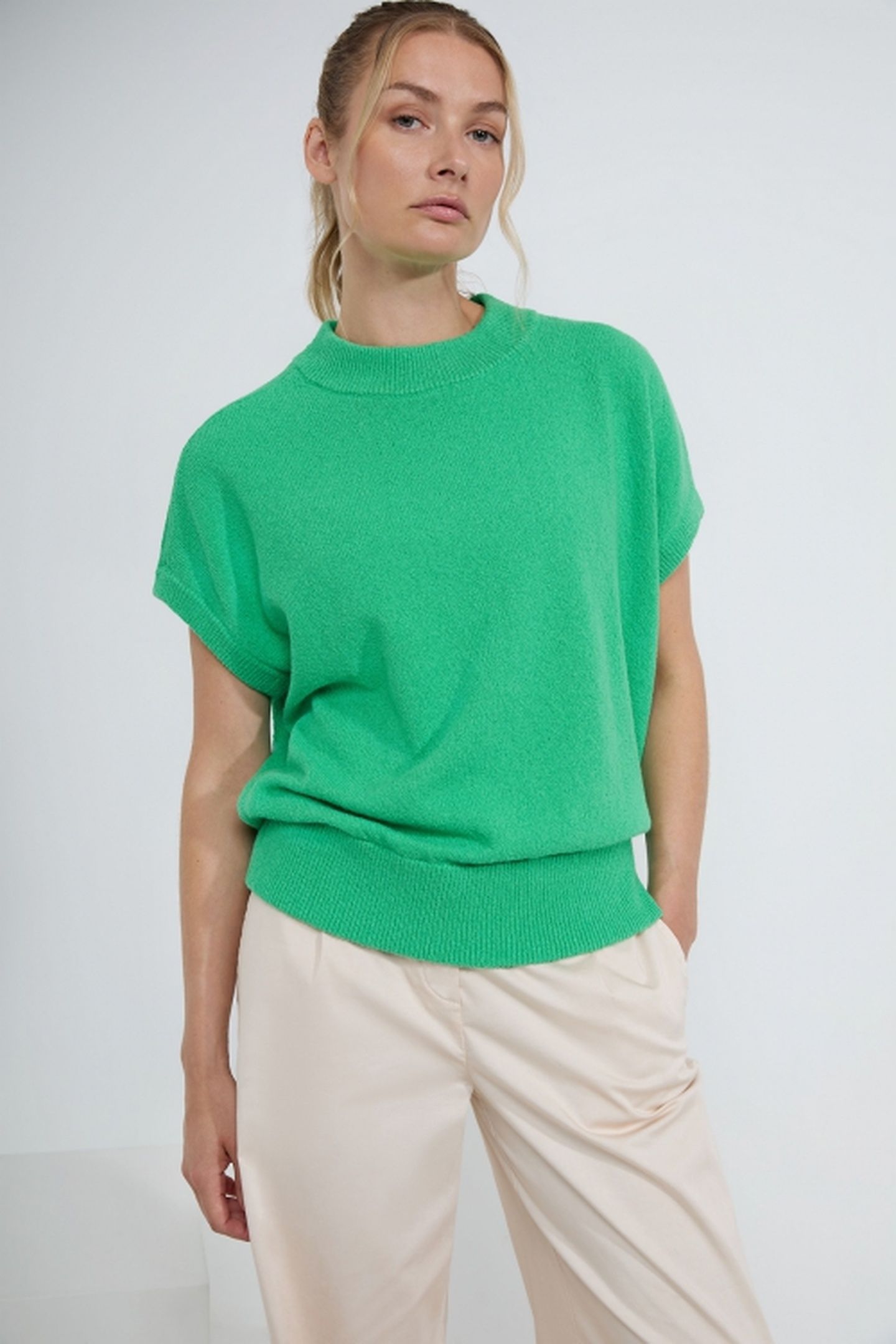 DIAN SWEATER PARROT GREEN 1