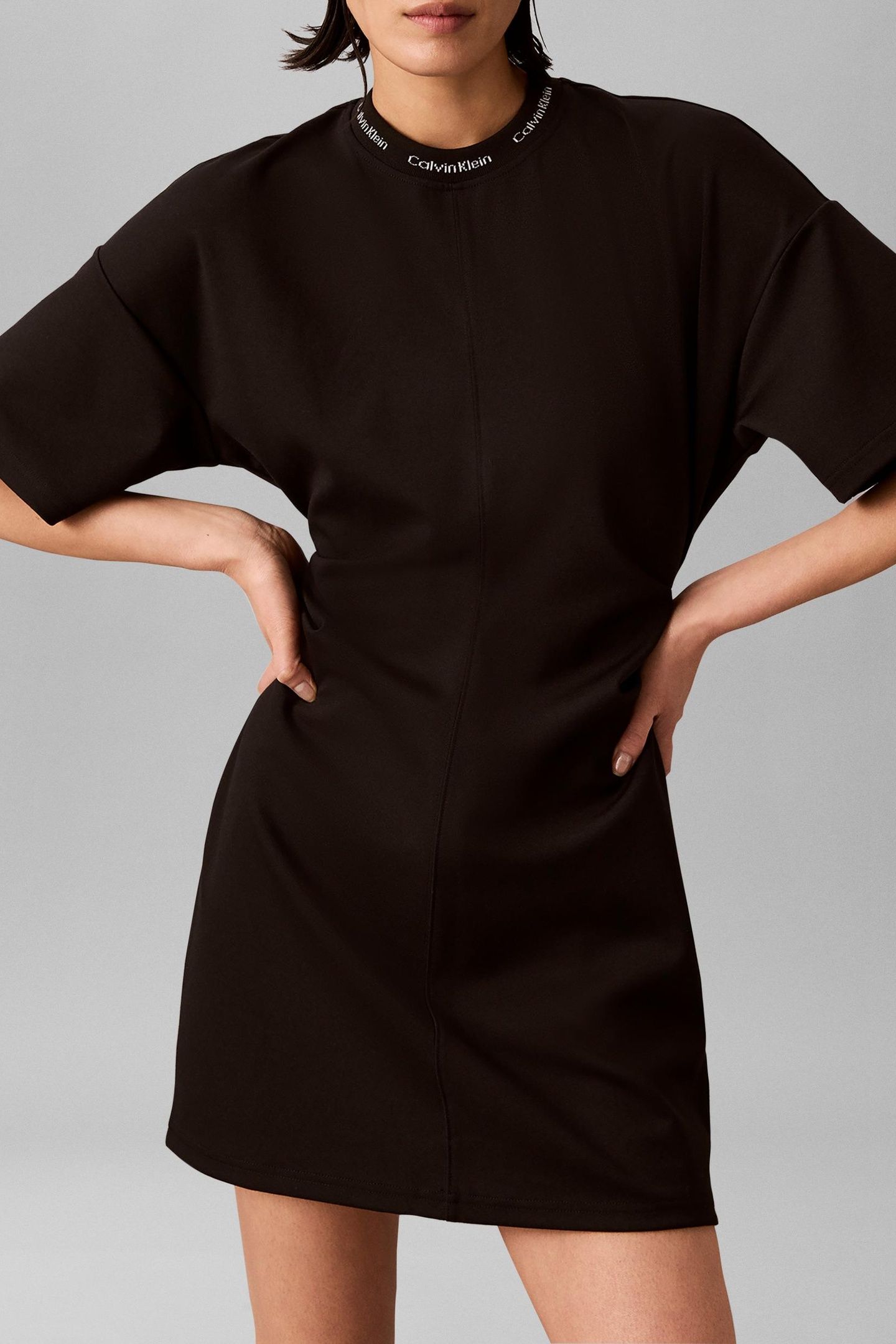 SHORT SLEEVE LOGO RIB INTERLOCK DRESS BLACK 1