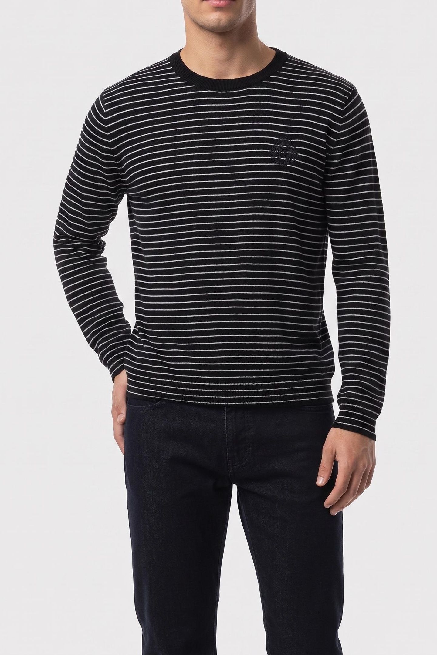 PULL COL ROND A RAYURES DETAIL BRODERIE BLACK / WHITE 1