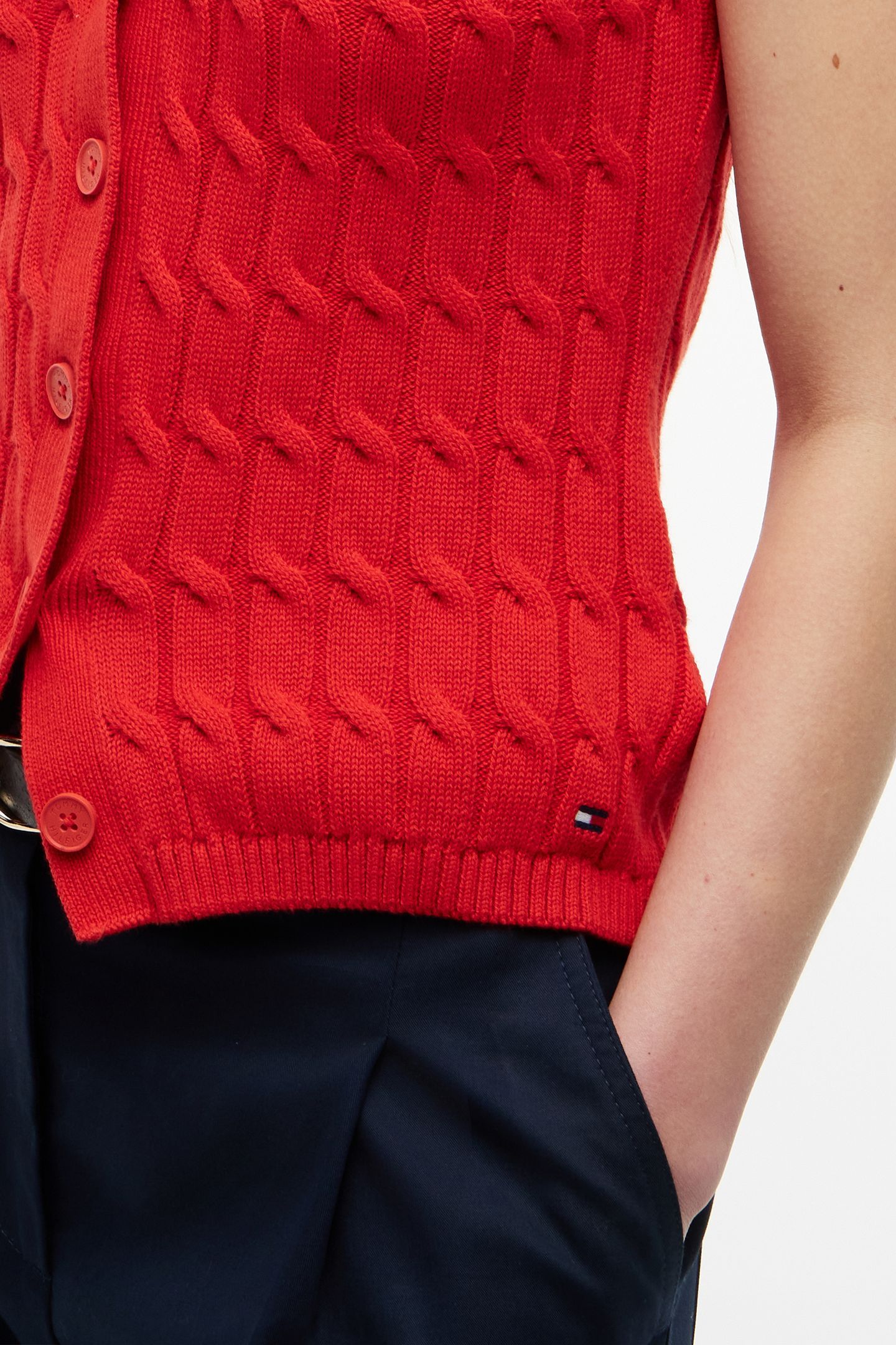MID CABLE VEST CARDIGAN FIRE RED 5