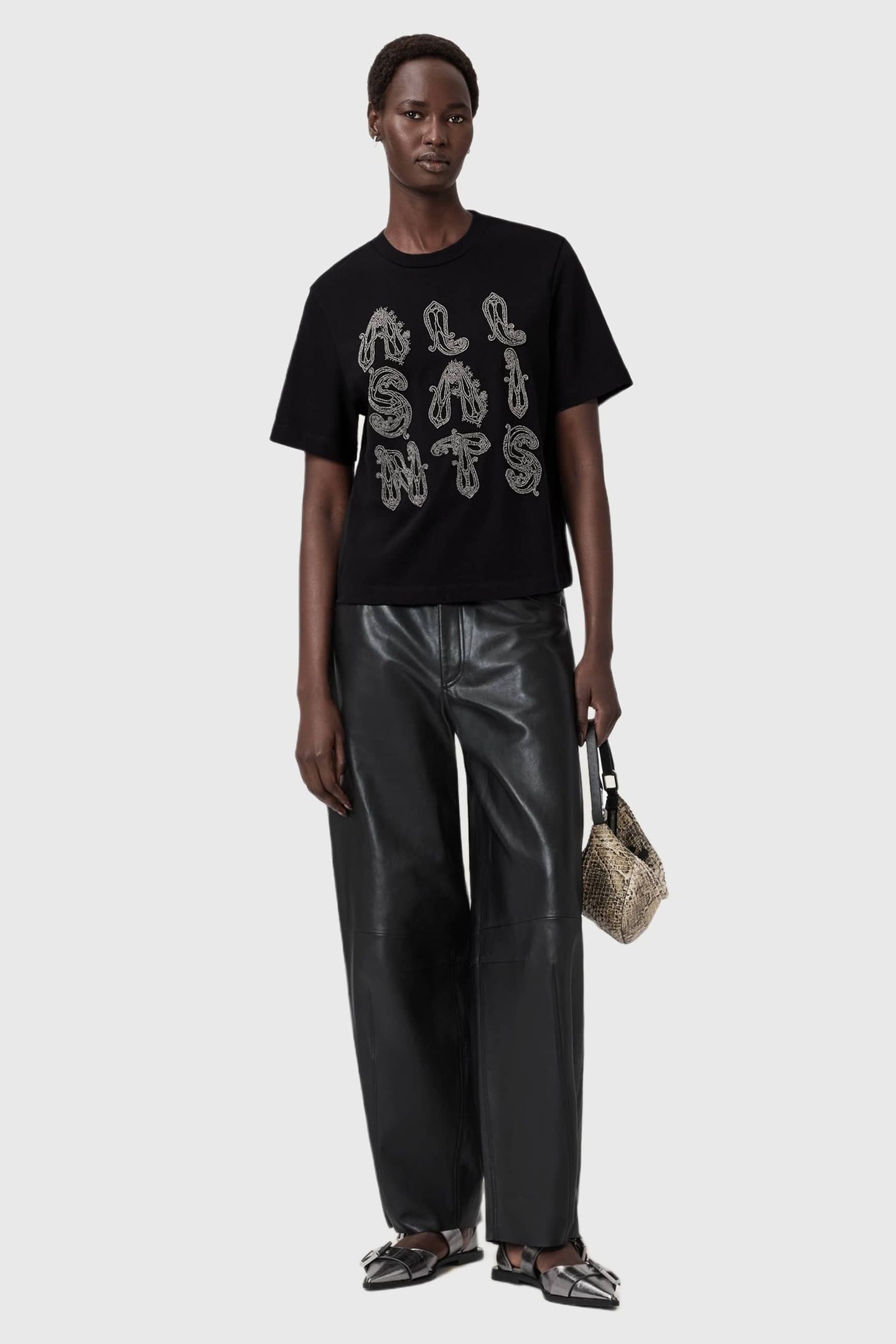 ELLA LISA TEE BLACK 3