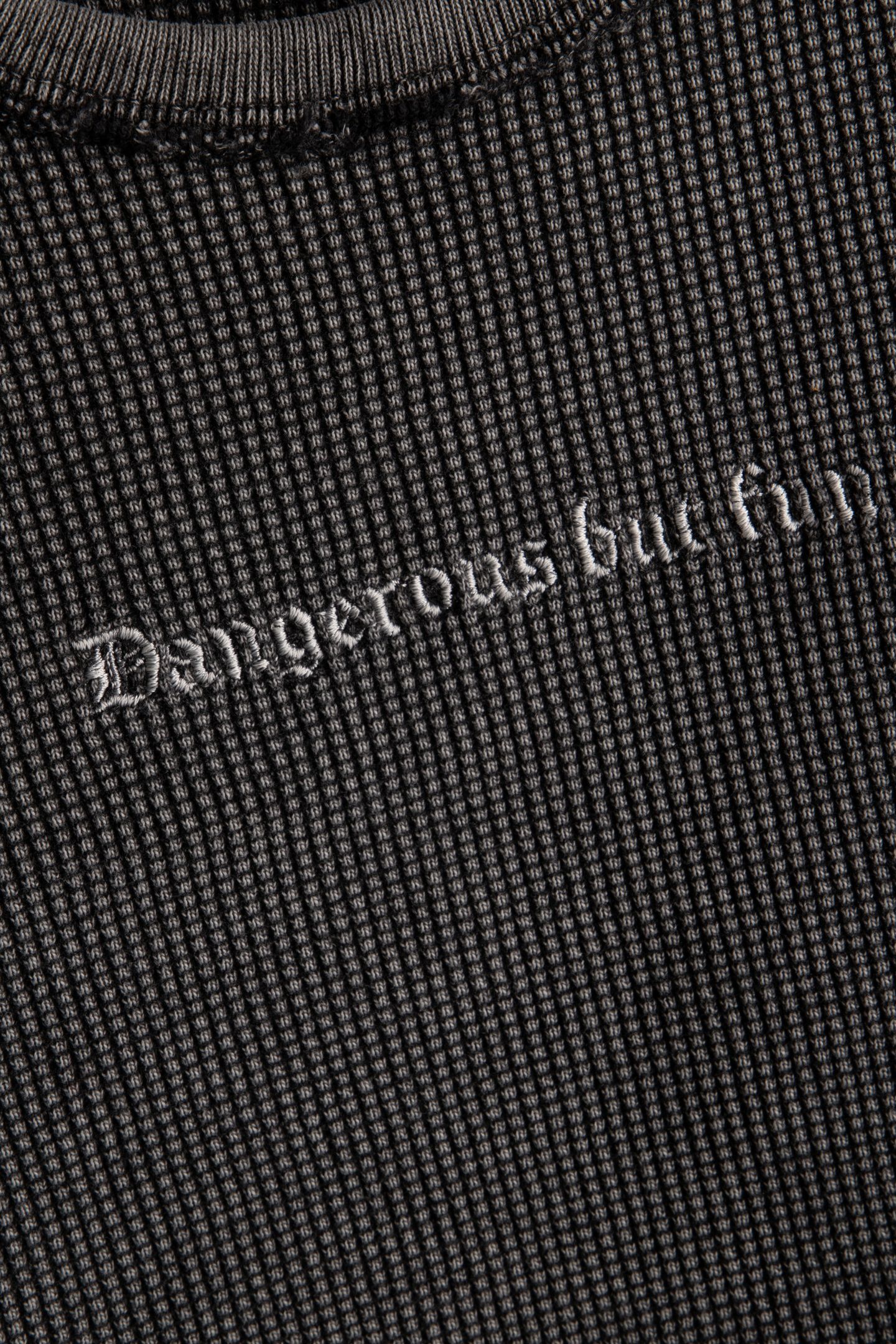 TANK TOP WITH EMBROIDERED TEXT BLACK WASHED 4