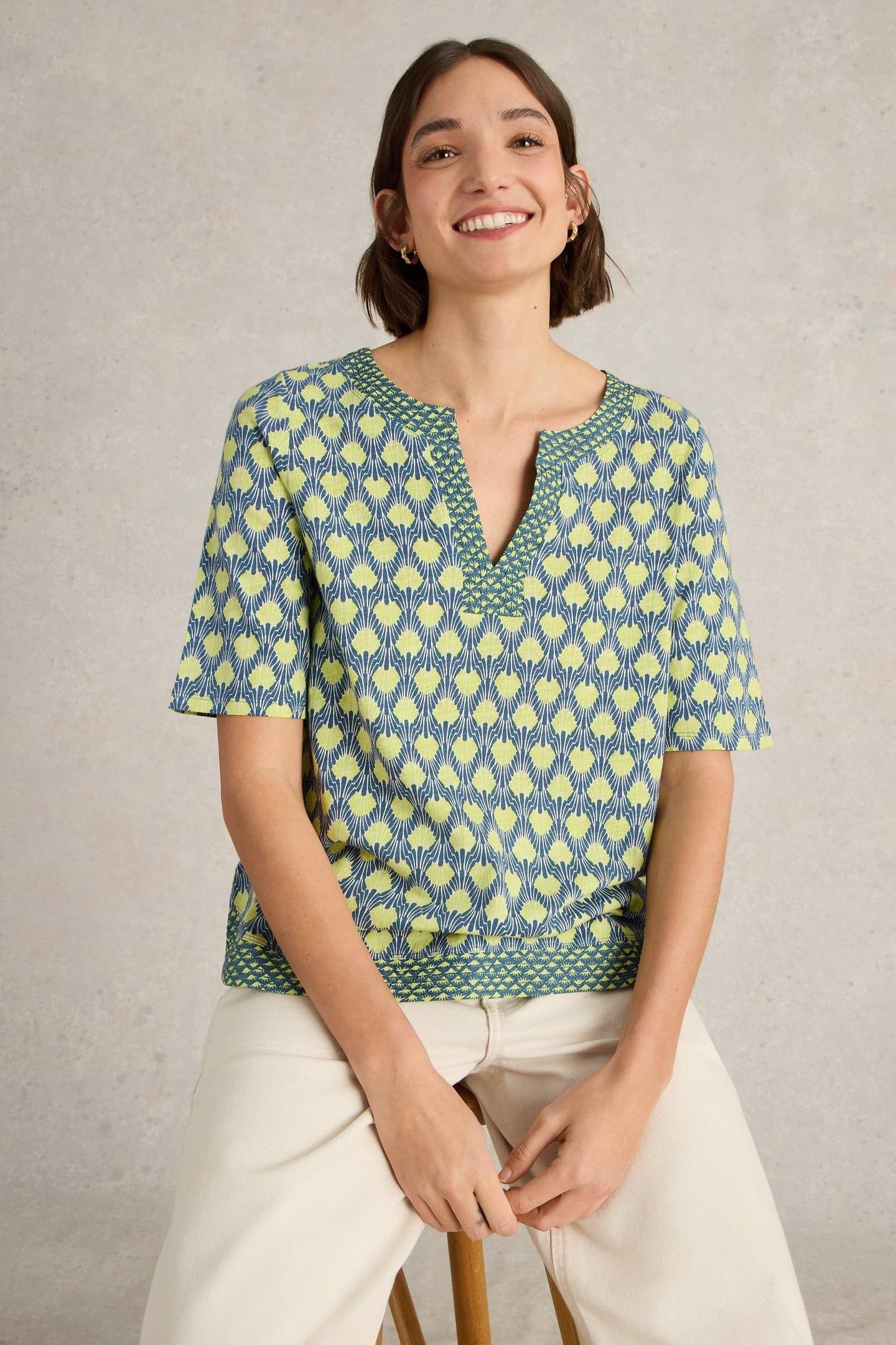 WEAVER NOTCH NECK TOP NAVY PRINT 2