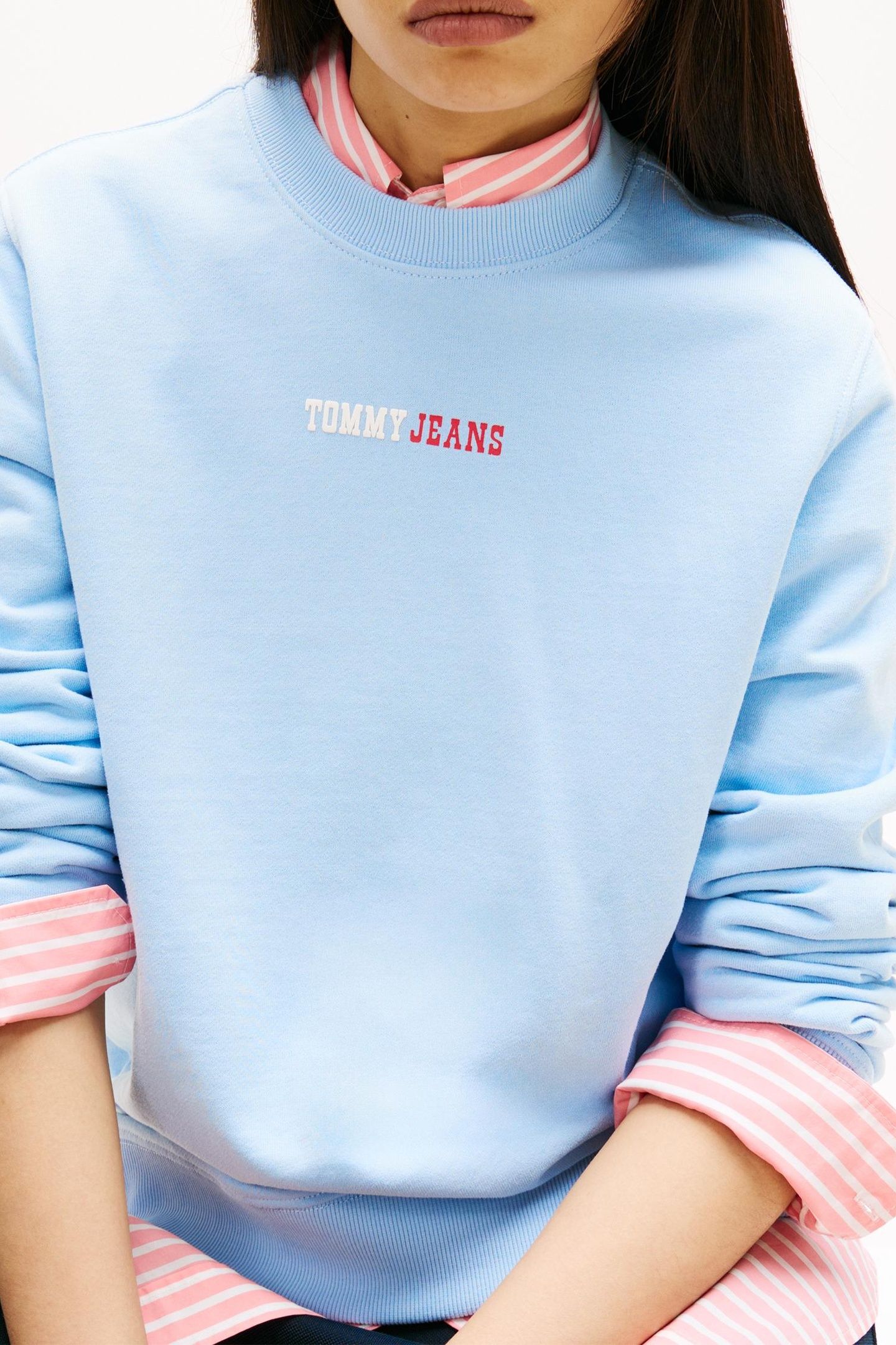 REGULAR ESS LOGO CREW LIGHT POWDERY BLUE 5