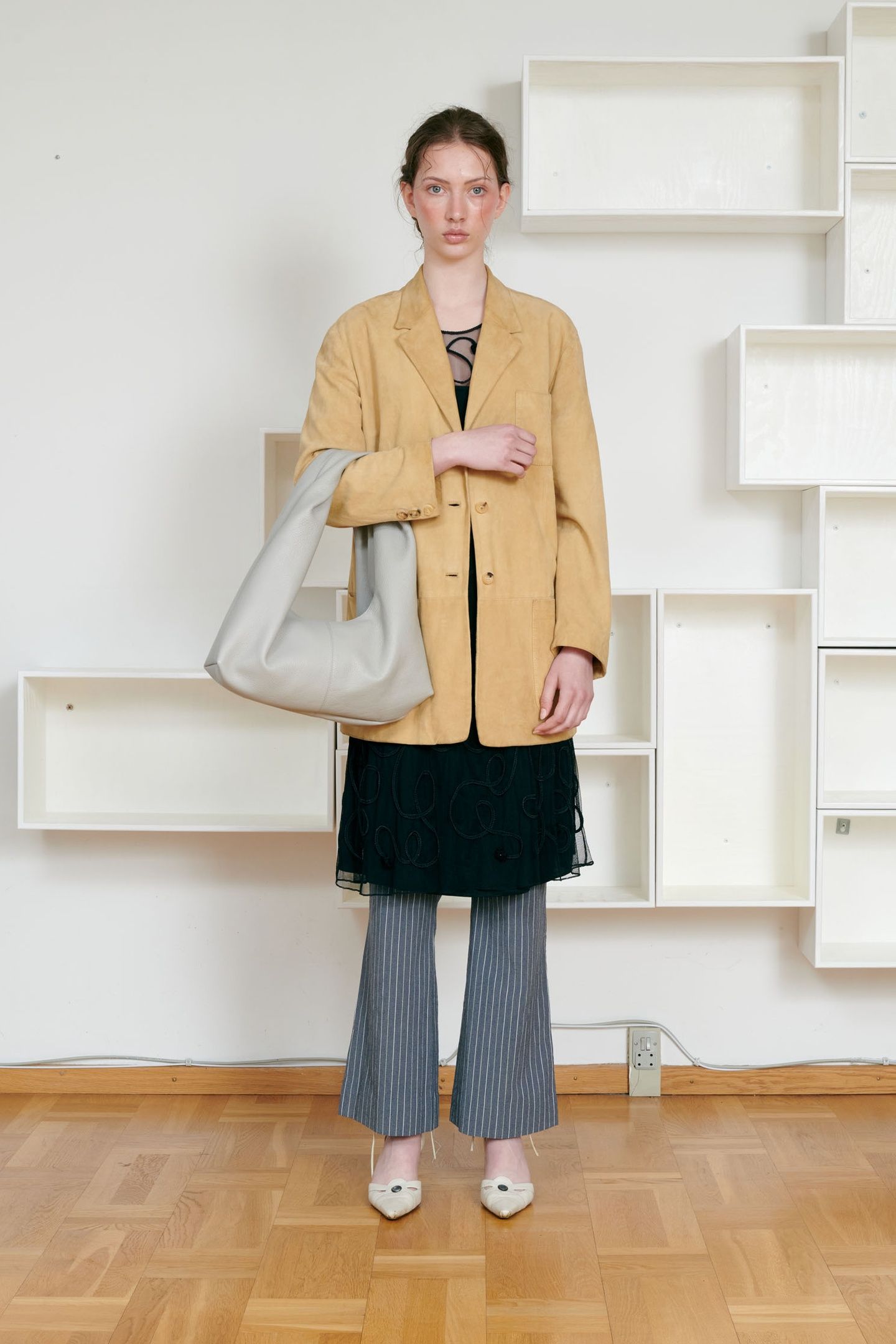 SMALL ALMA SOFT GREY 3
