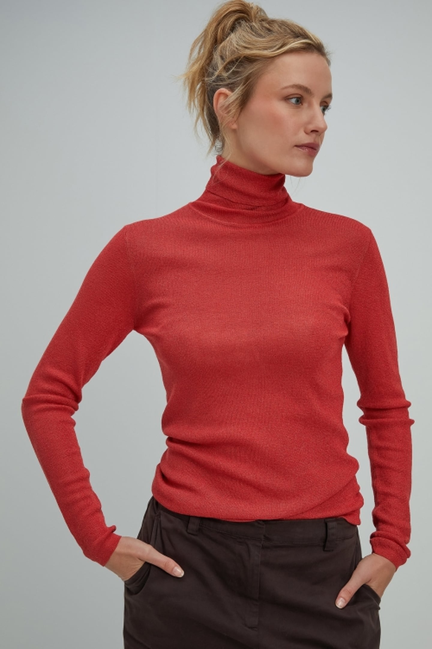 SAAR SWEATER RED 2