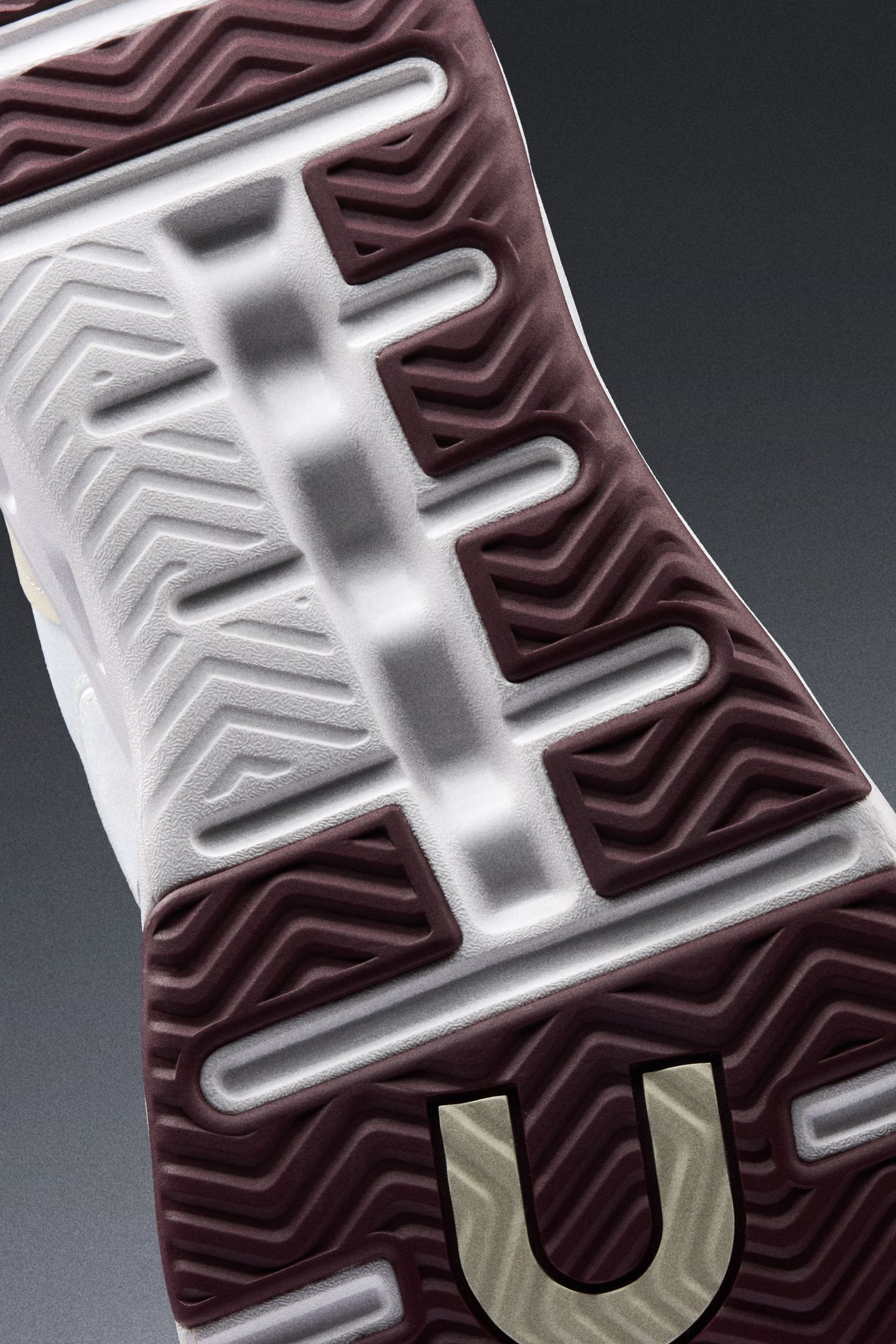 THE ROGER WILDCARD 1 IVORY | MAROON 9